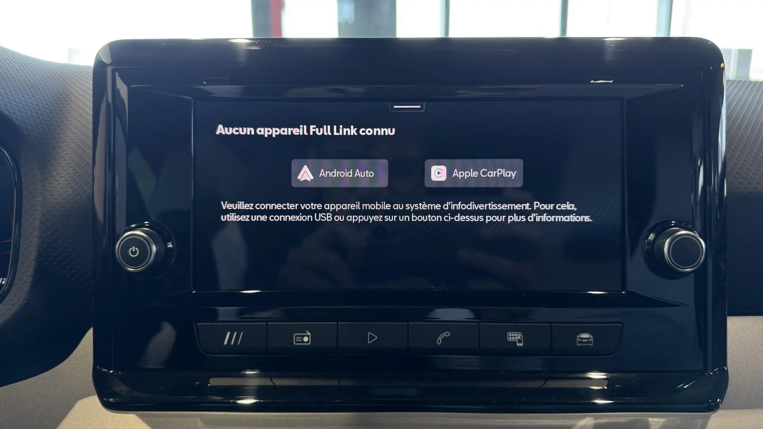 SEAT_ARONA_CONSOLE-CENTRALE-GPS