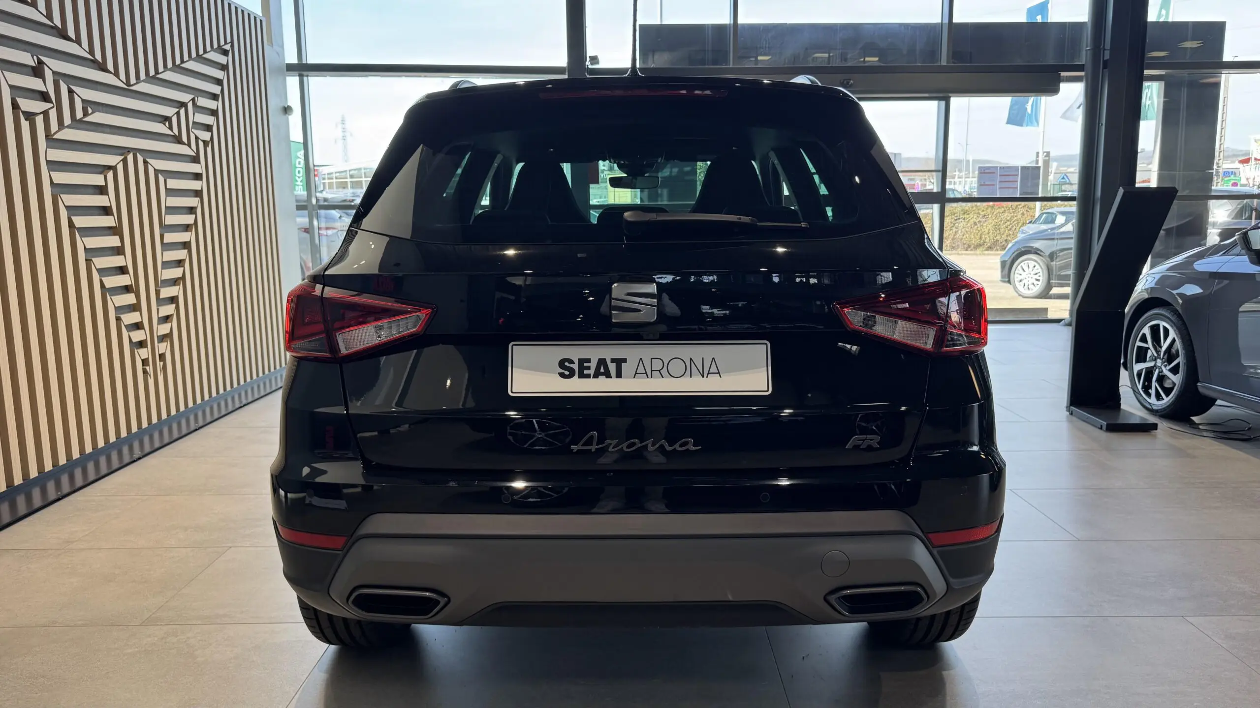 SEAT_ARONA_FACE-ARRIERE