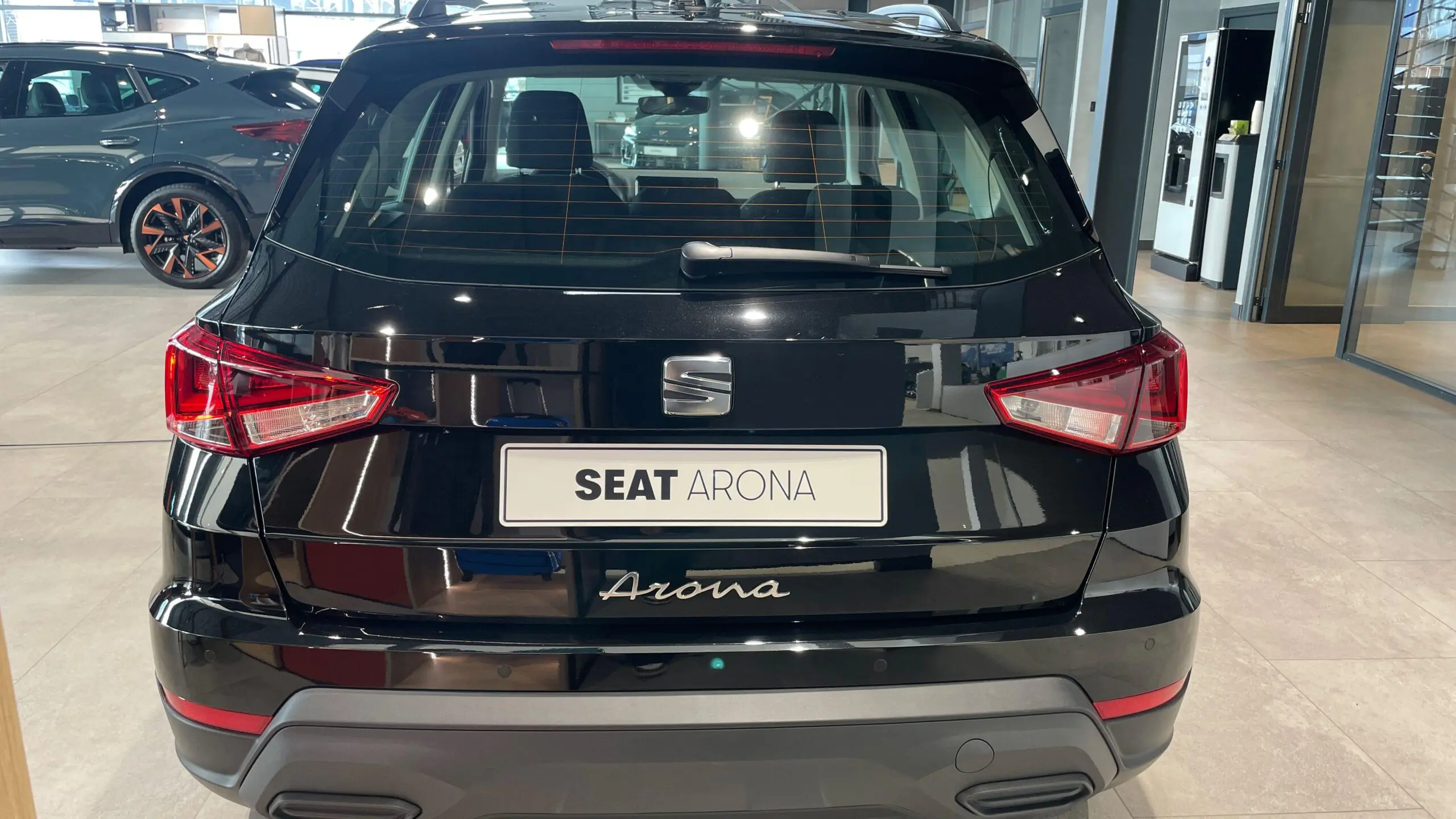 SEAT_ARONA_FACE-ARRIERE