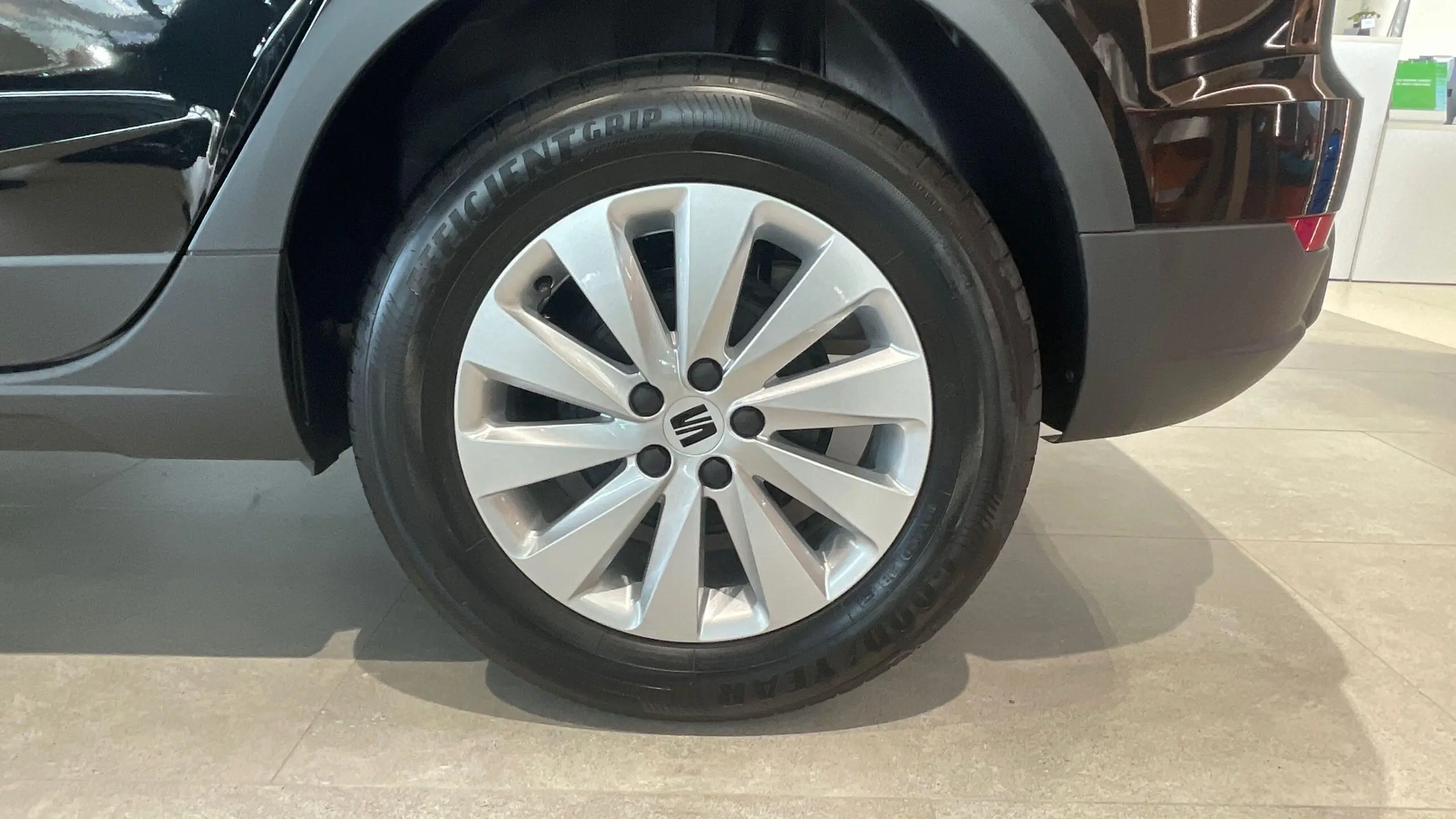 SEAT_ARONA_JANTE-ARRIERE-GAUCHE