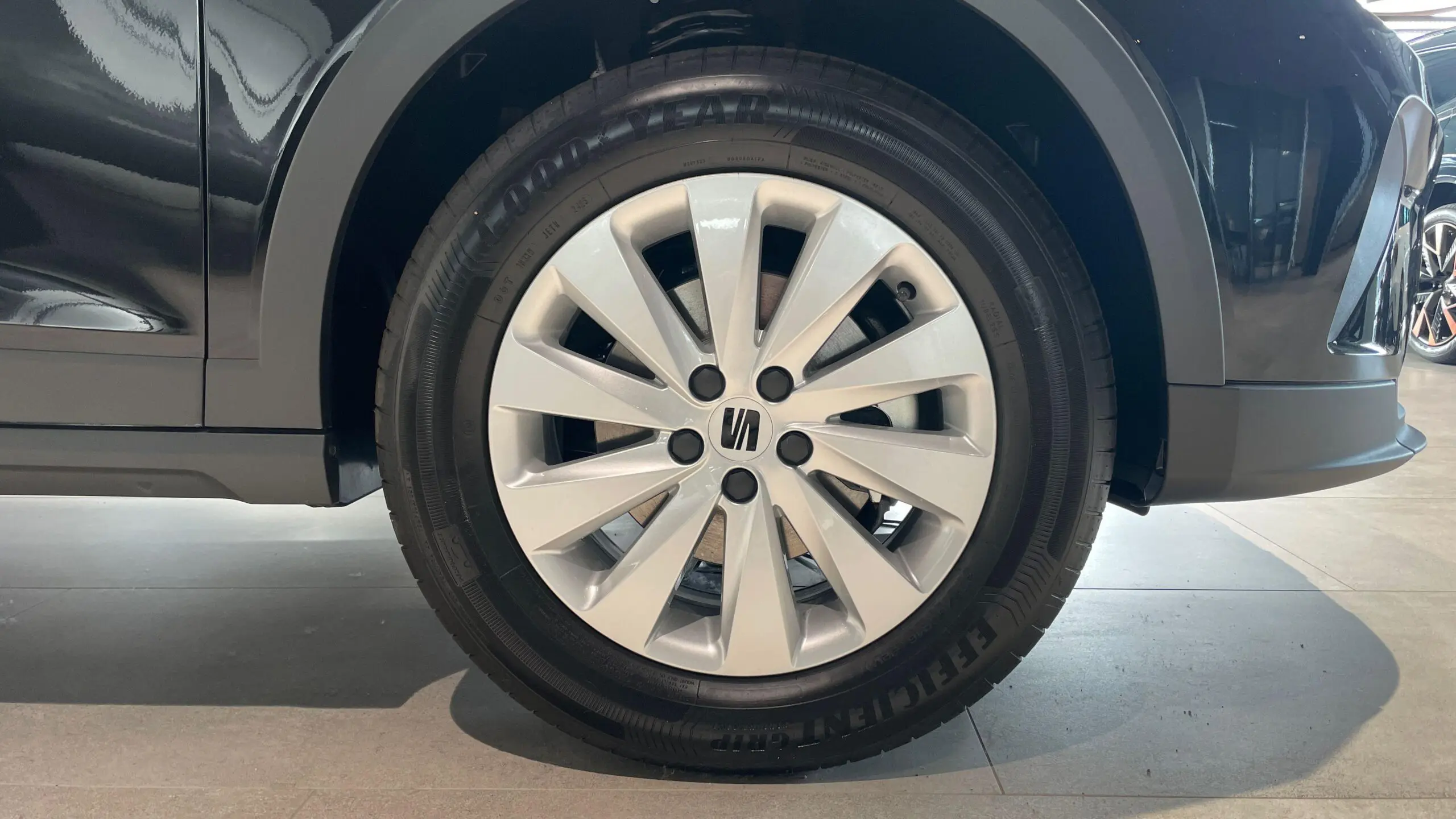 SEAT_ARONA_JANTE-AVANT-DROITE