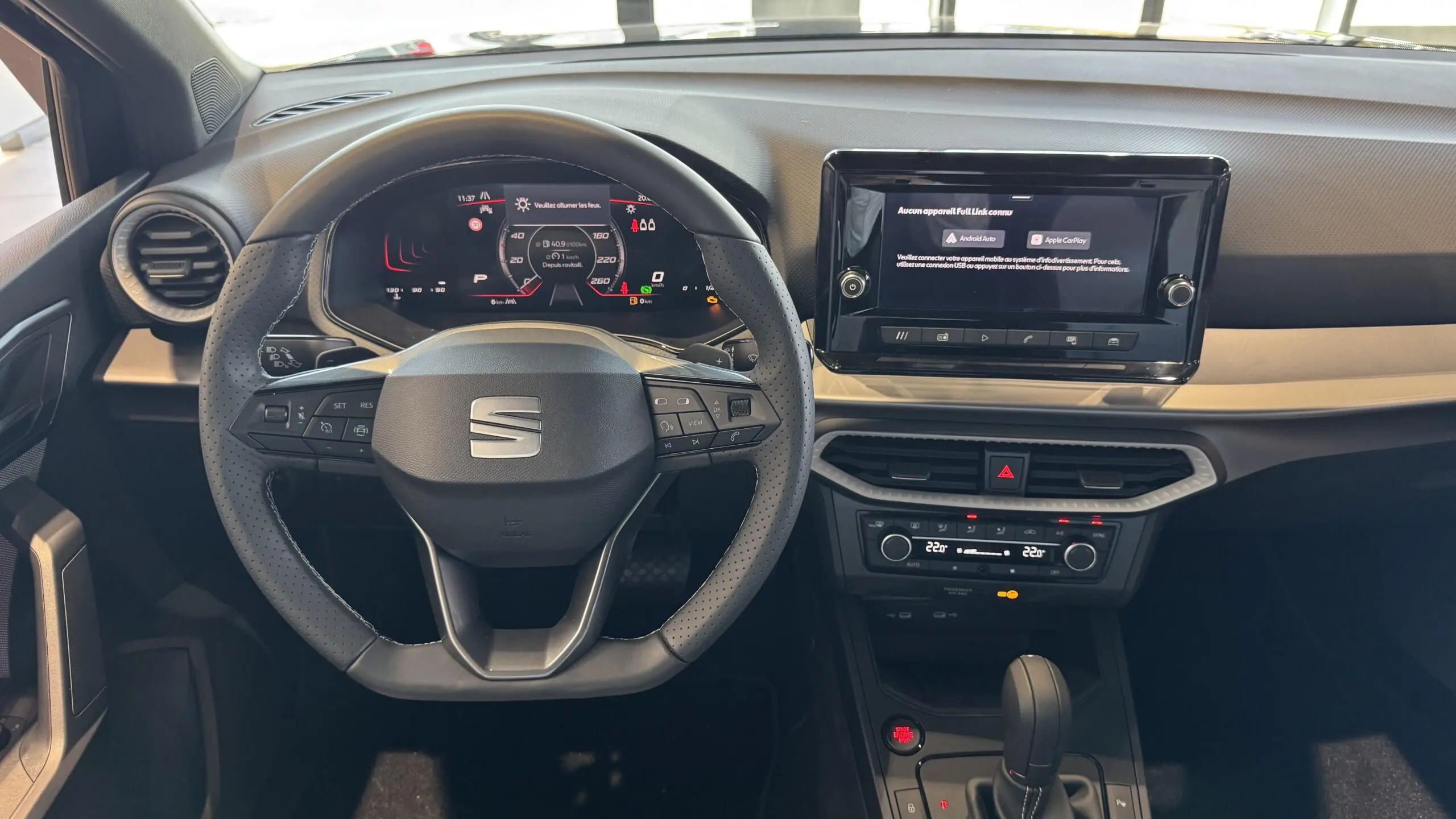 SEAT_ARONA_POSTE-DE-PILOTAGE