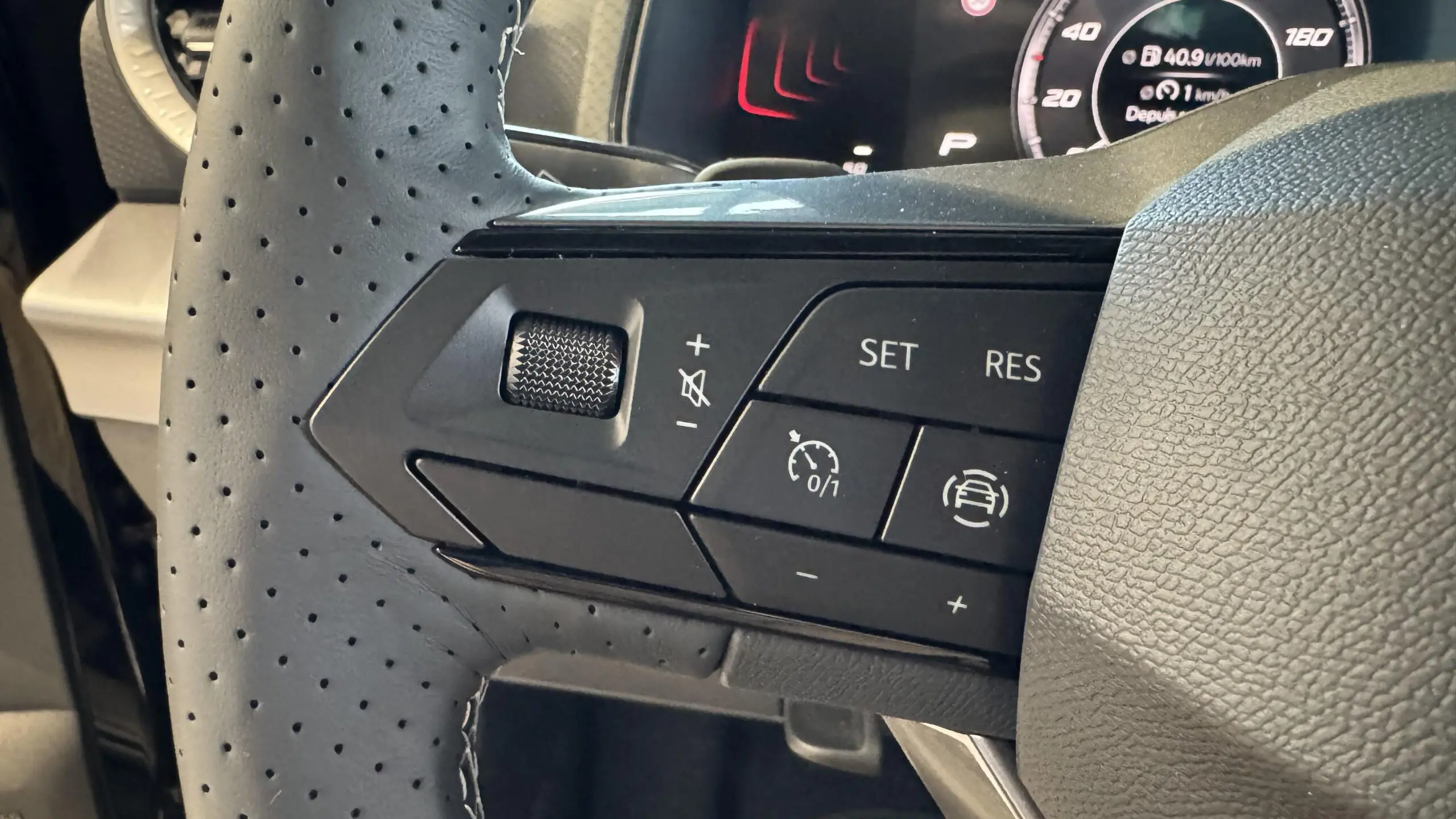 SEAT_ARONA_SIEGE-ARRIERE-DROIT