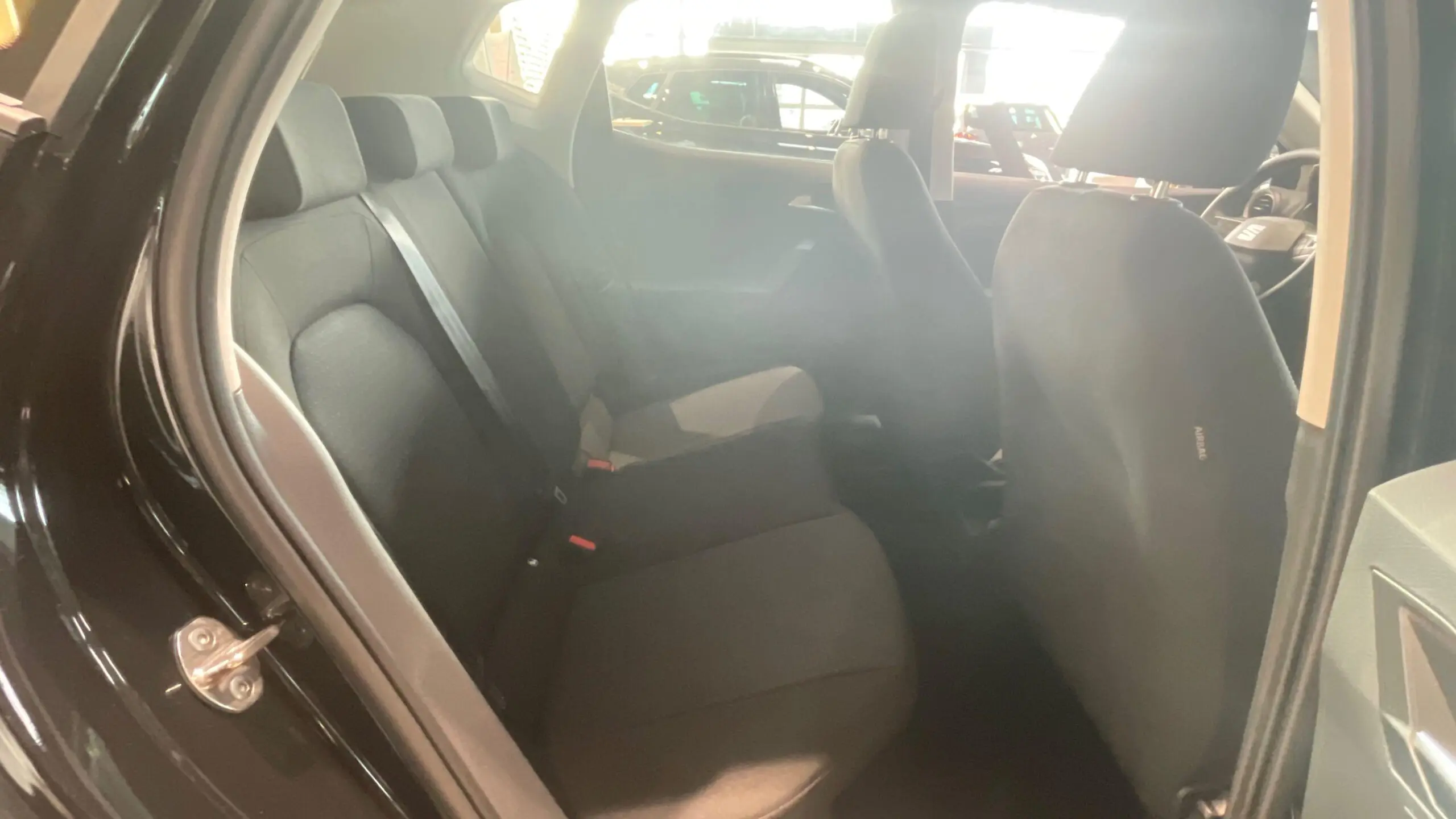 SEAT_ARONA_SIEGE-ARRIERE-DROIT