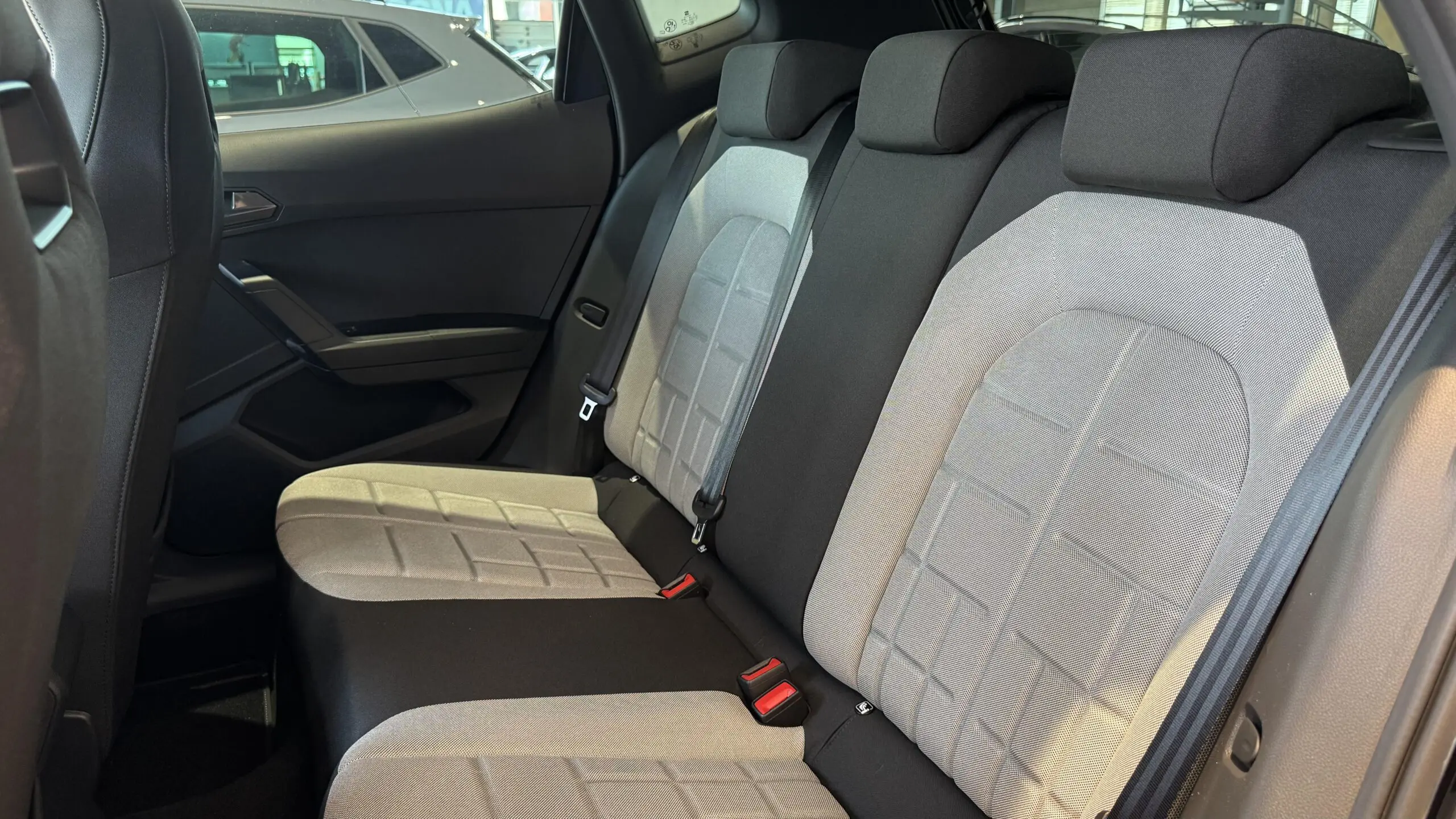 SEAT_ARONA_SIEGE-ARRIERE-GAUCHE