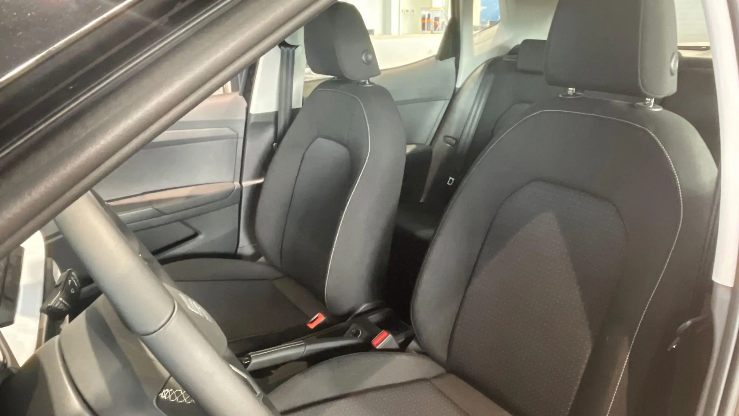 SEAT_ARONA_SIEGE-CONDUCTEUR