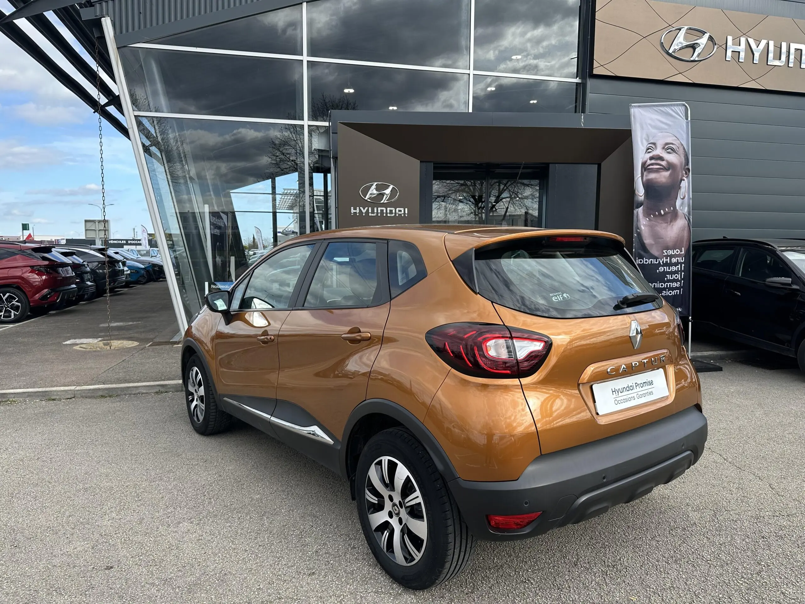 RENAULT_CAPTUR_34-ARRIERE-GAUCHE