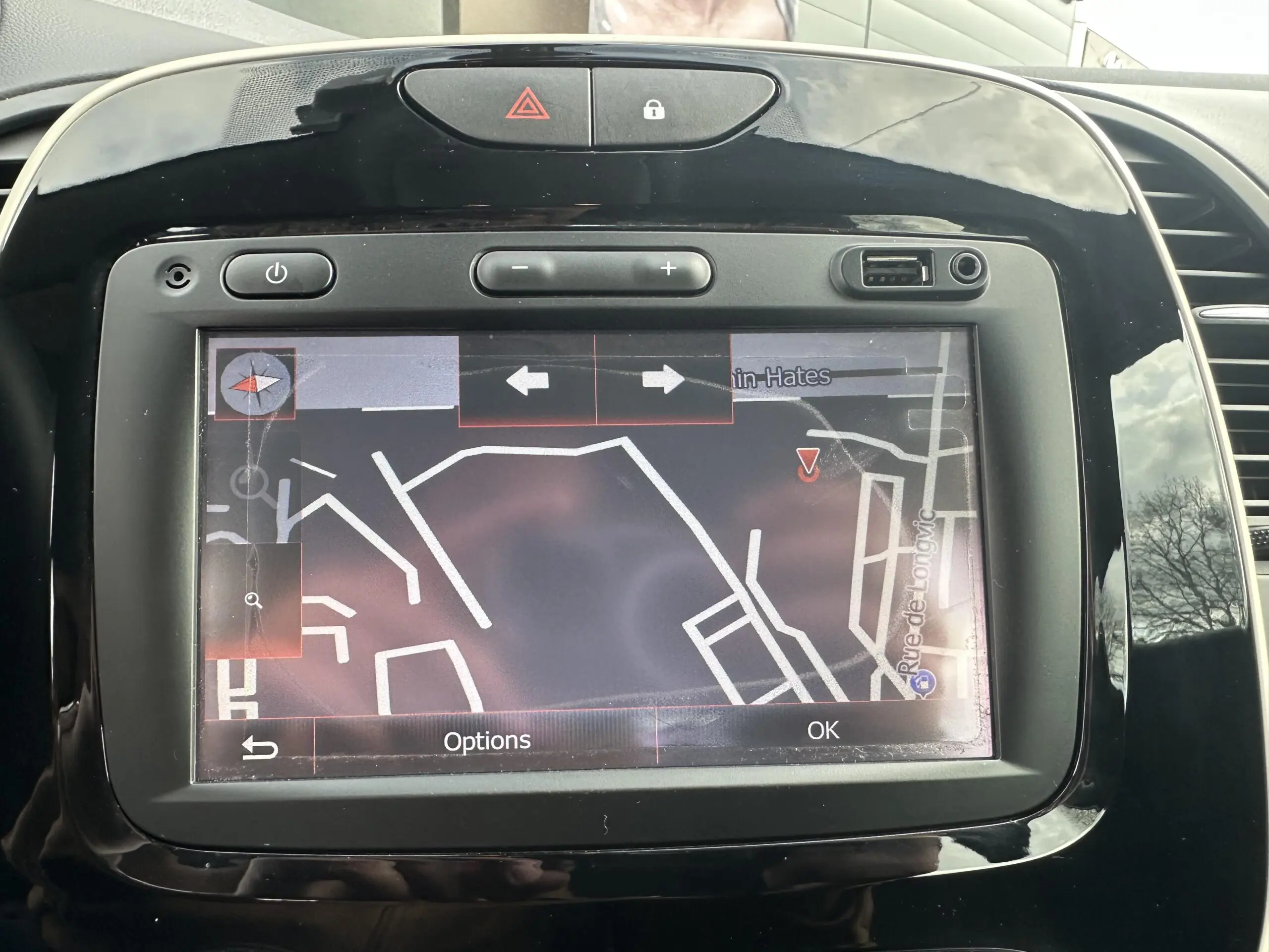 RENAULT_CAPTUR_CONSOLE-CENTRALE-GPS