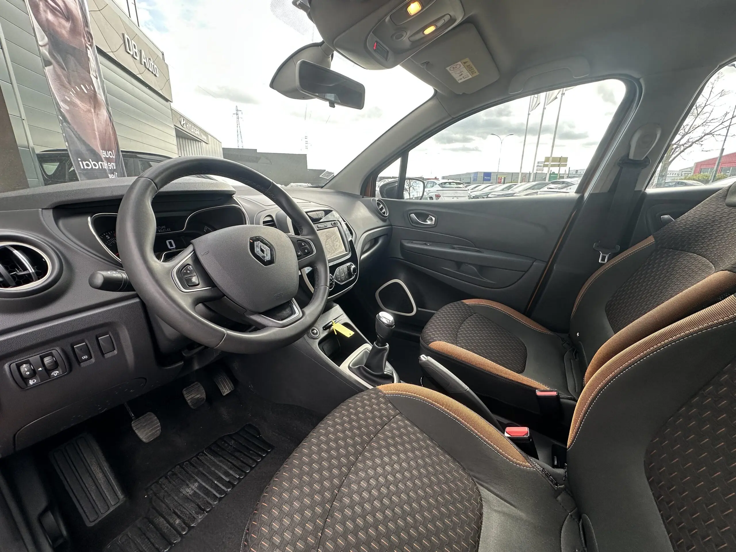 RENAULT_CAPTUR_INTERIEUR-CONDUCTEUR