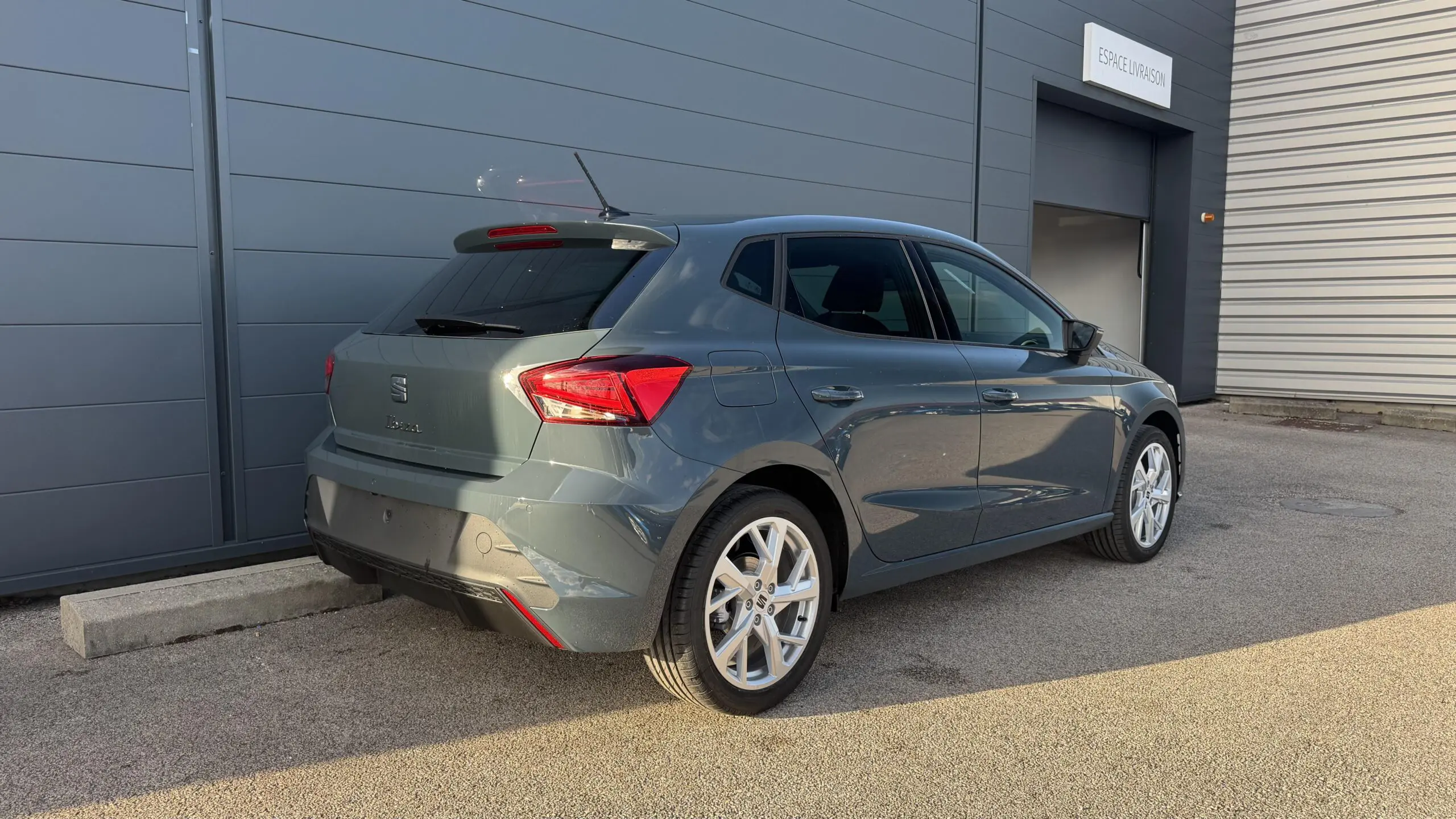 SEAT_IBIZA_34-ARRIERE-DROIT