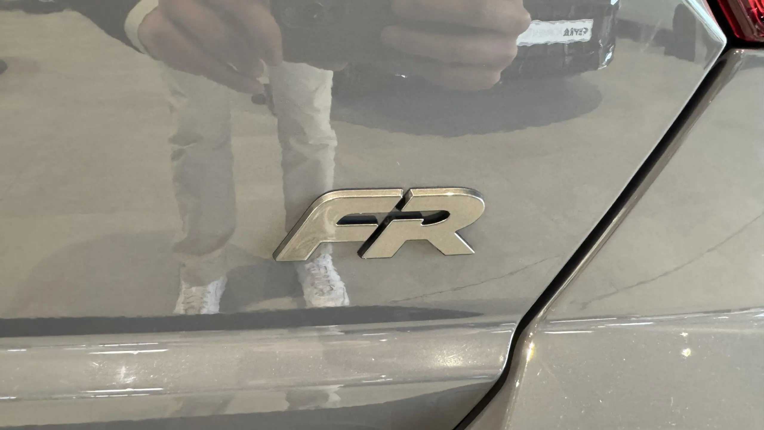 SEAT_IBIZA_COMMANDE-DE-COFFRE