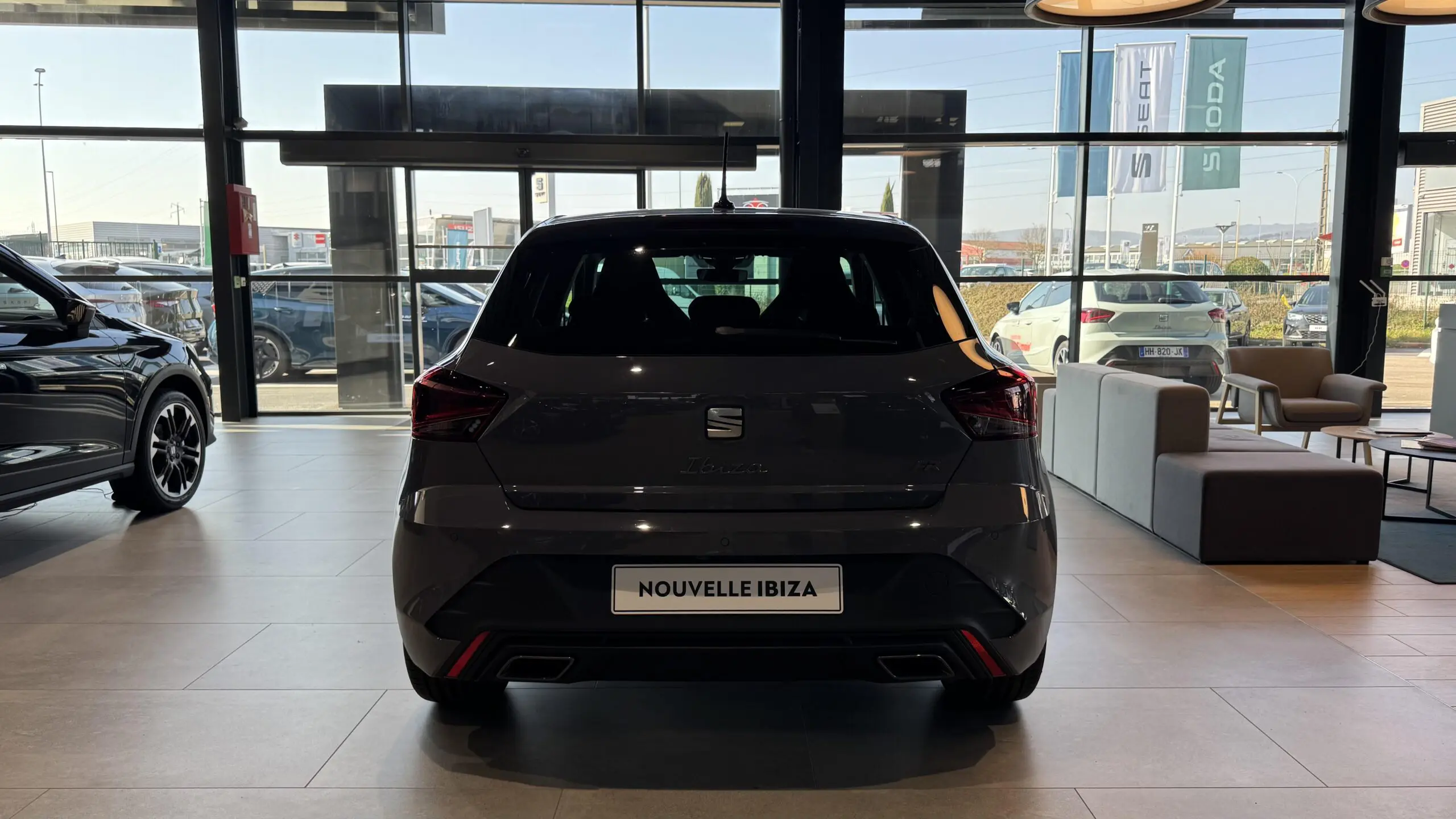 SEAT_IBIZA_FACE-ARRIERE
