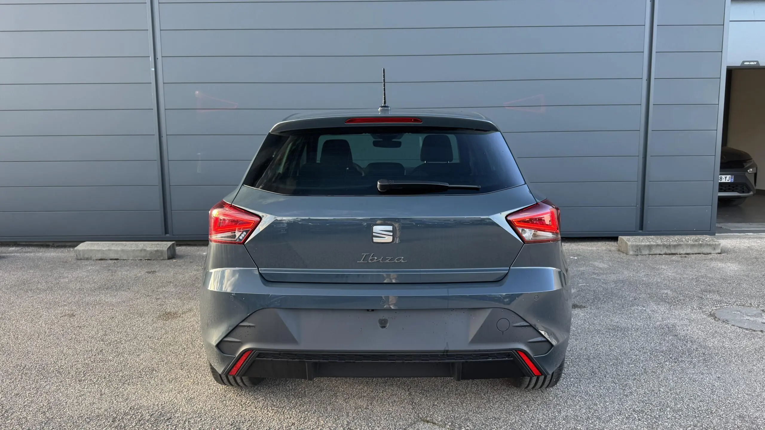 SEAT_IBIZA_FACE-ARRIERE