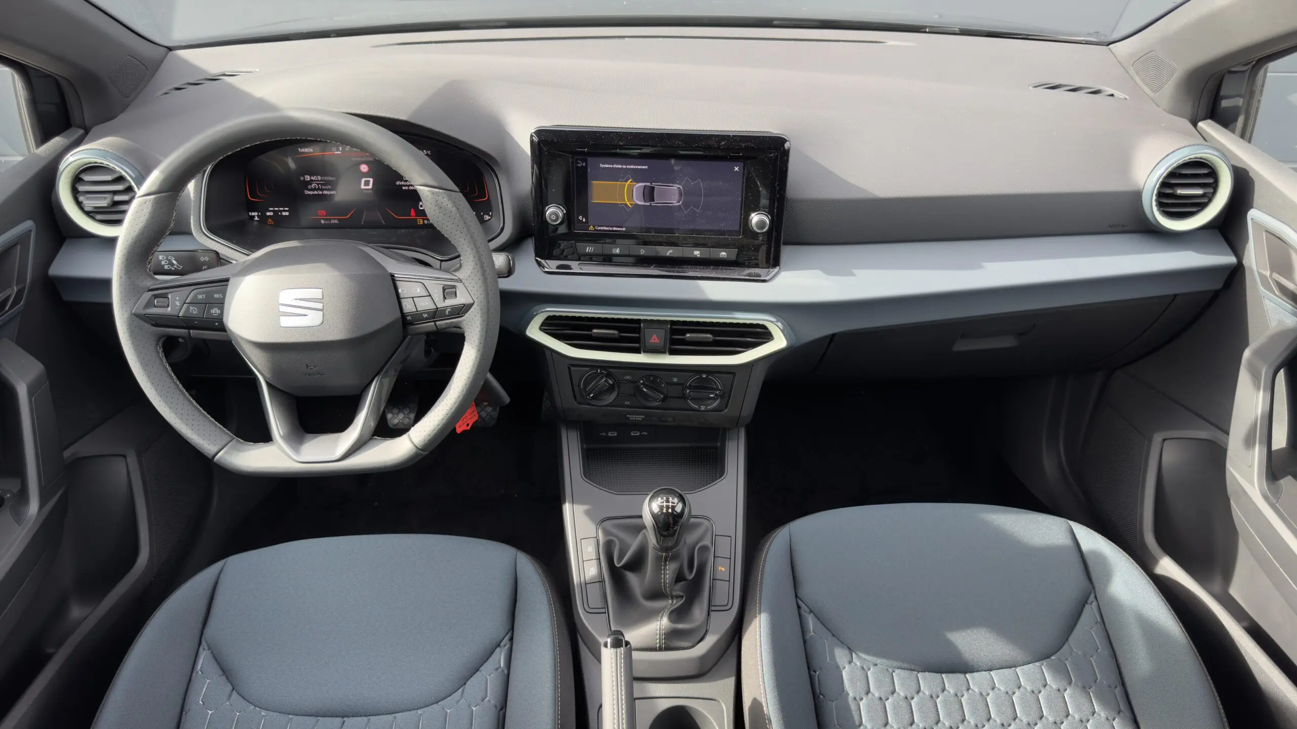 SEAT_IBIZA_PLANCHE-DE-BORD