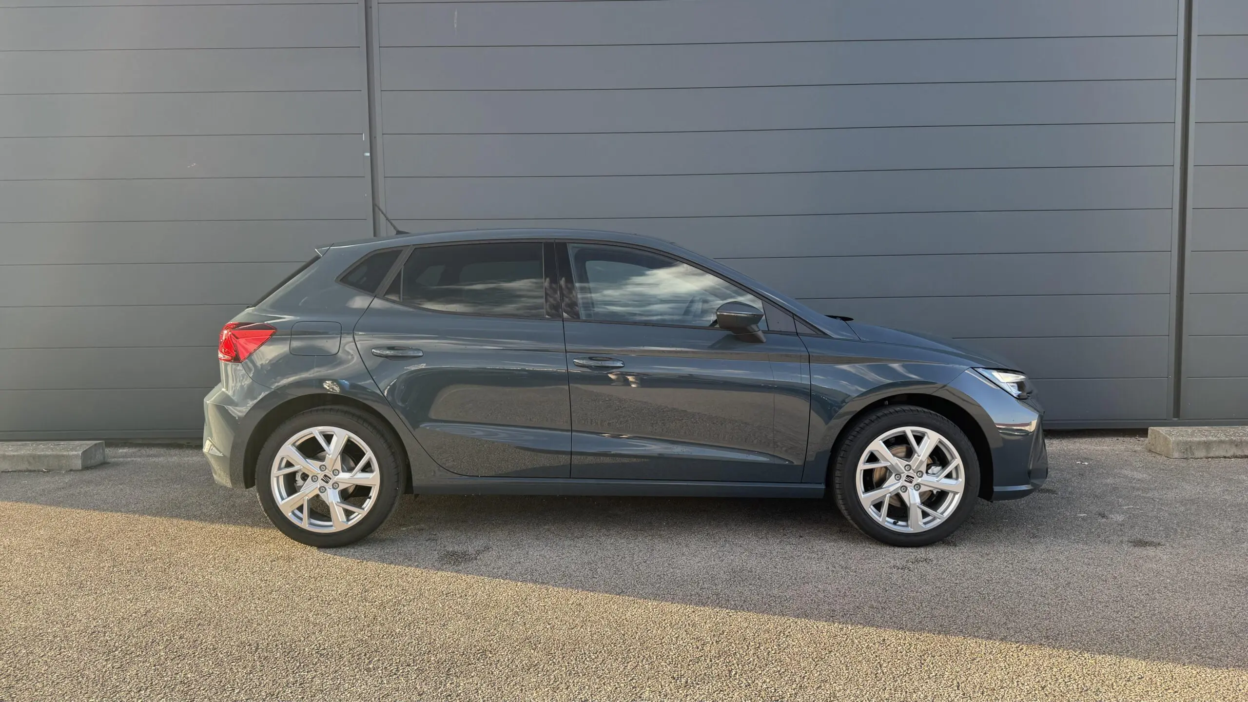 SEAT_IBIZA_PROFIL-DROIT