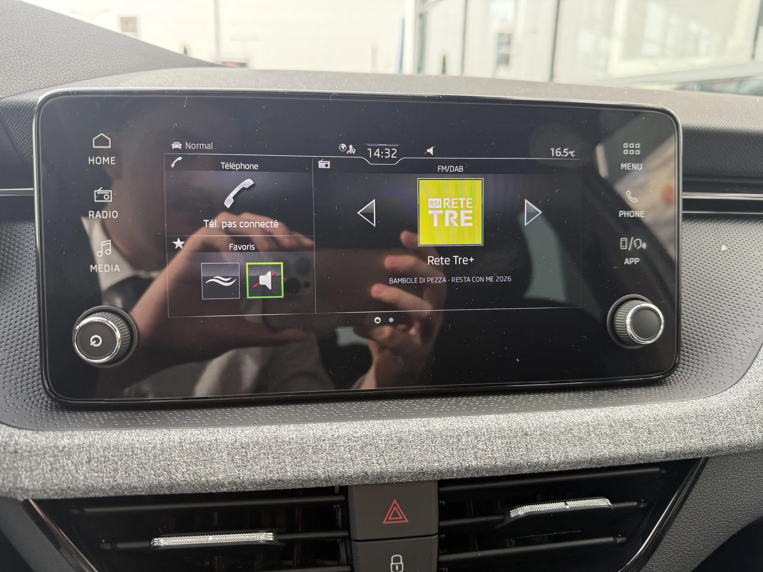 SKODA_KAMIQ_CONSOLE-CENTRALE-GPS