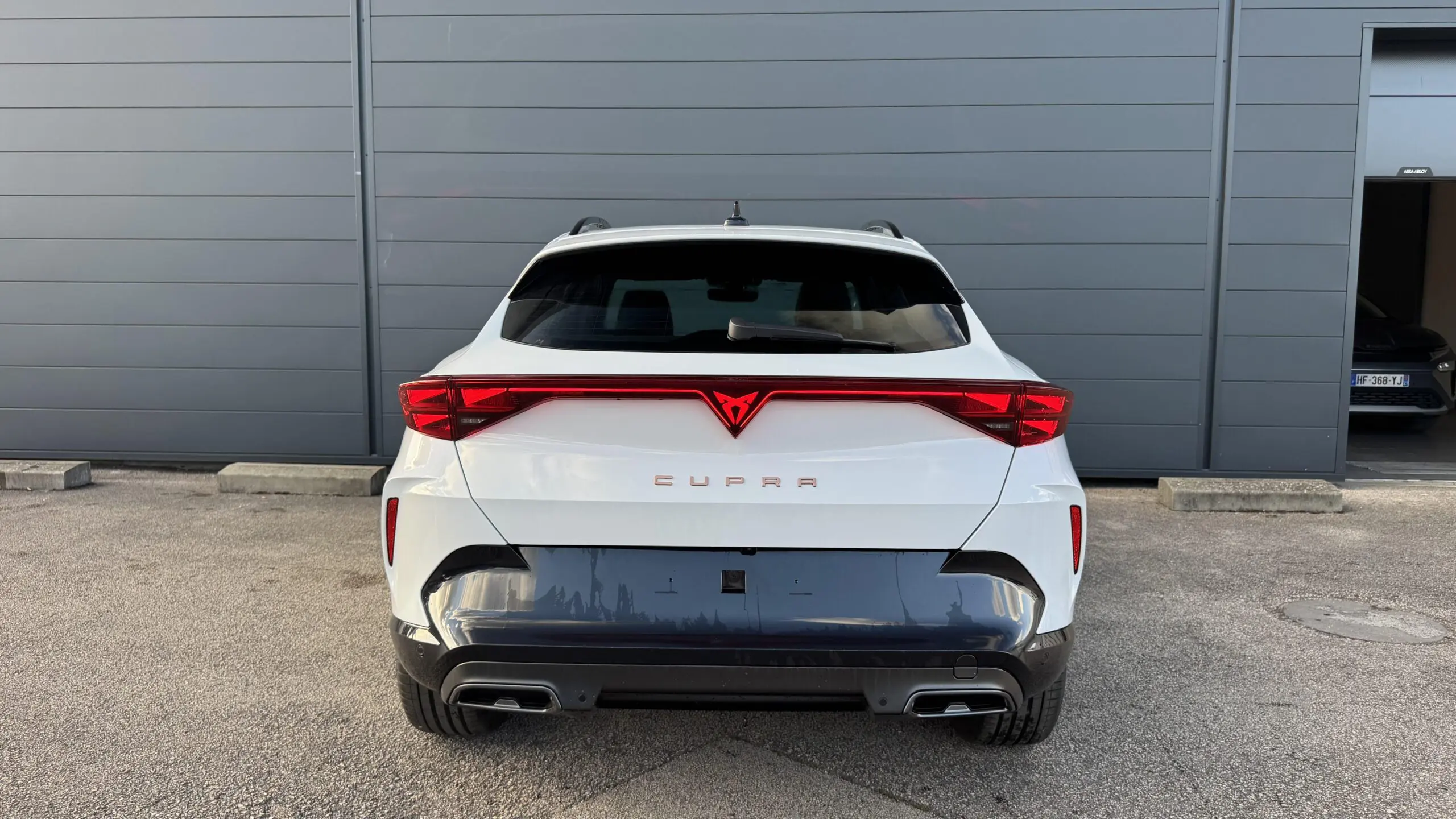 CUPRA_FORMENTOR_FACE-ARRIERE