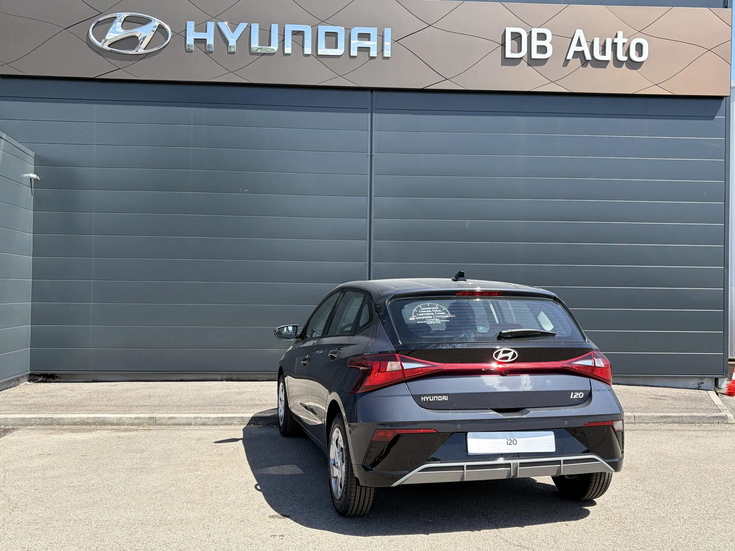 HYUNDAI_I20_34-ARRIERE-GAUCHE