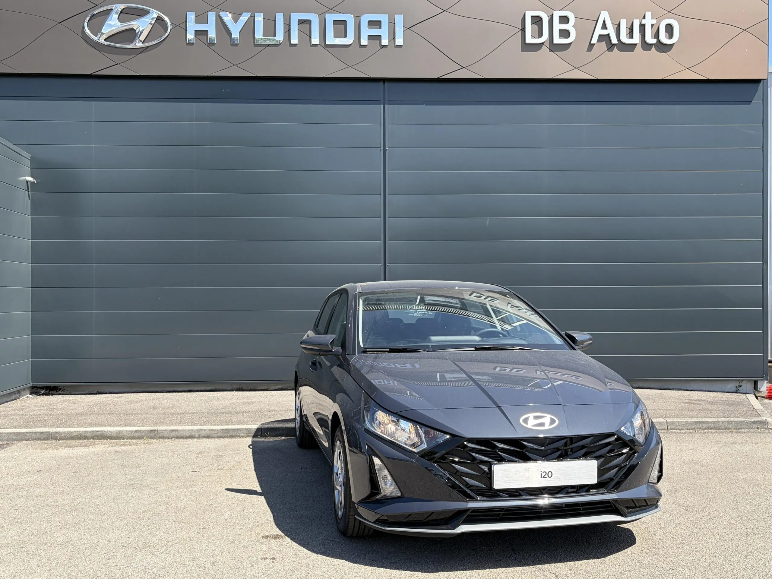 HYUNDAI_I20_34-AVANT-DROIT