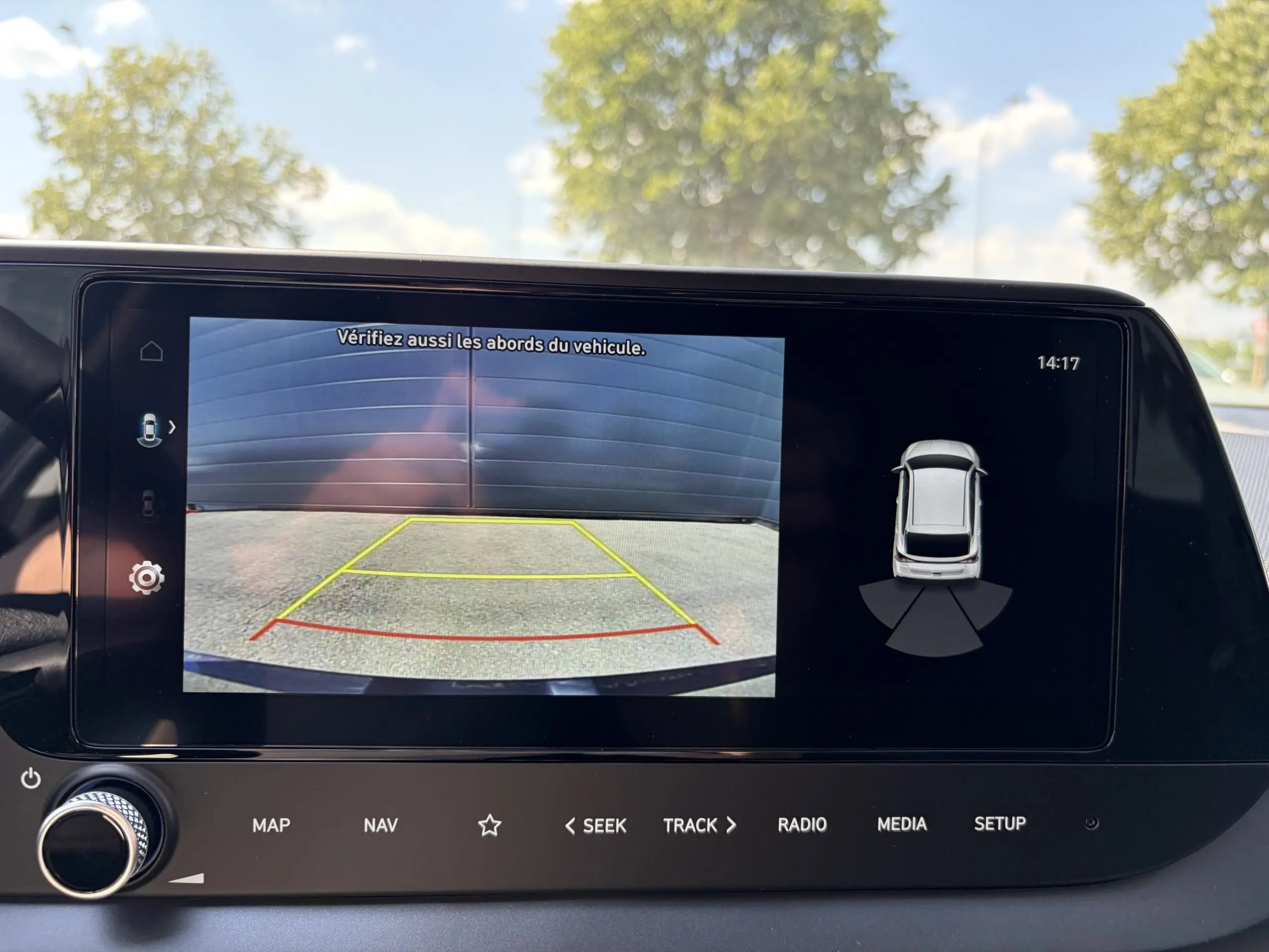 HYUNDAI_I20_CONSOLE-CENTRALE-CAMERA-DE-RECUL