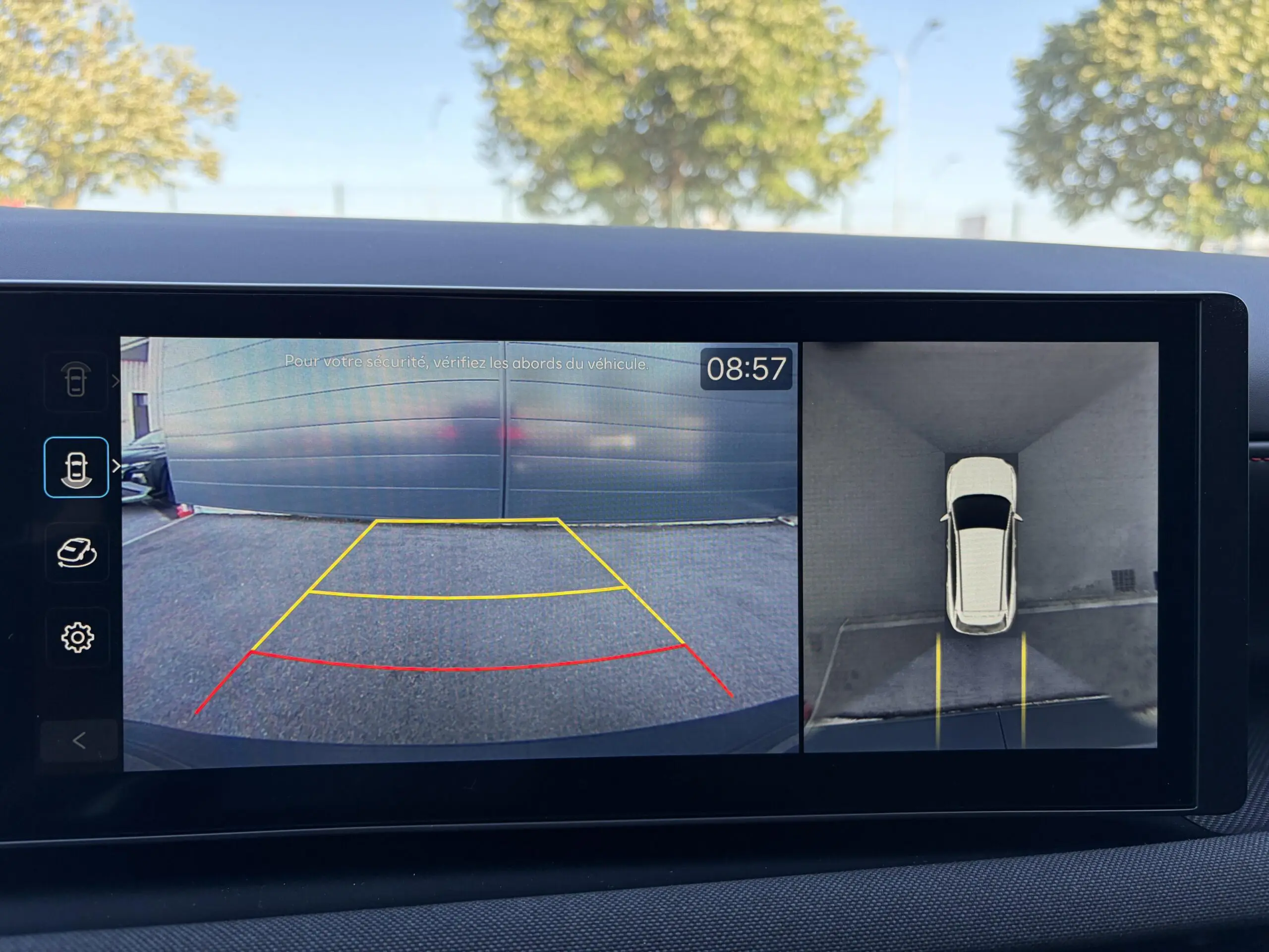 HYUNDAI_TUCSON_CONSOLE-CENTRALE-CAMERA-DE-RECUL
