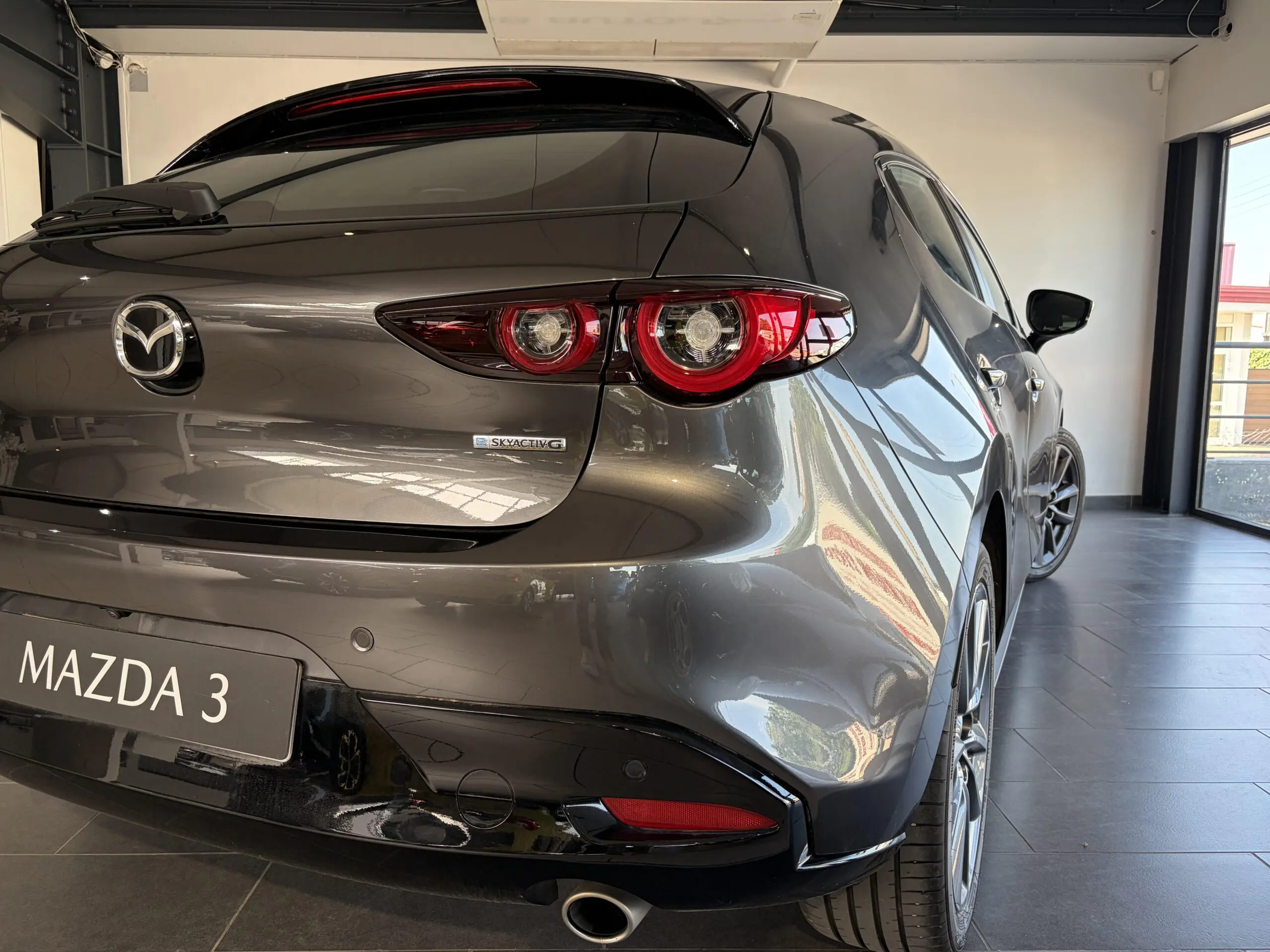 MAZDA_MAZDA3-5-PORTES-2020_34-AVANT-DROIT