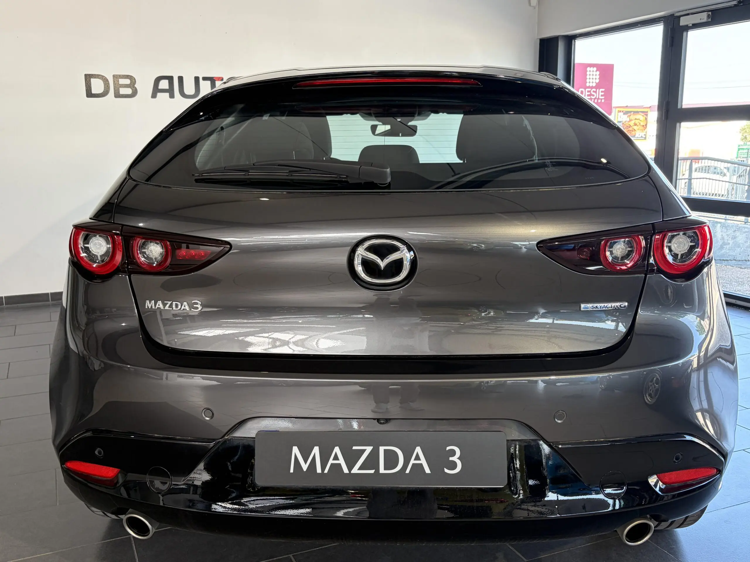 MAZDA_MAZDA3-5-PORTES-2020_FACE-ARRIERE