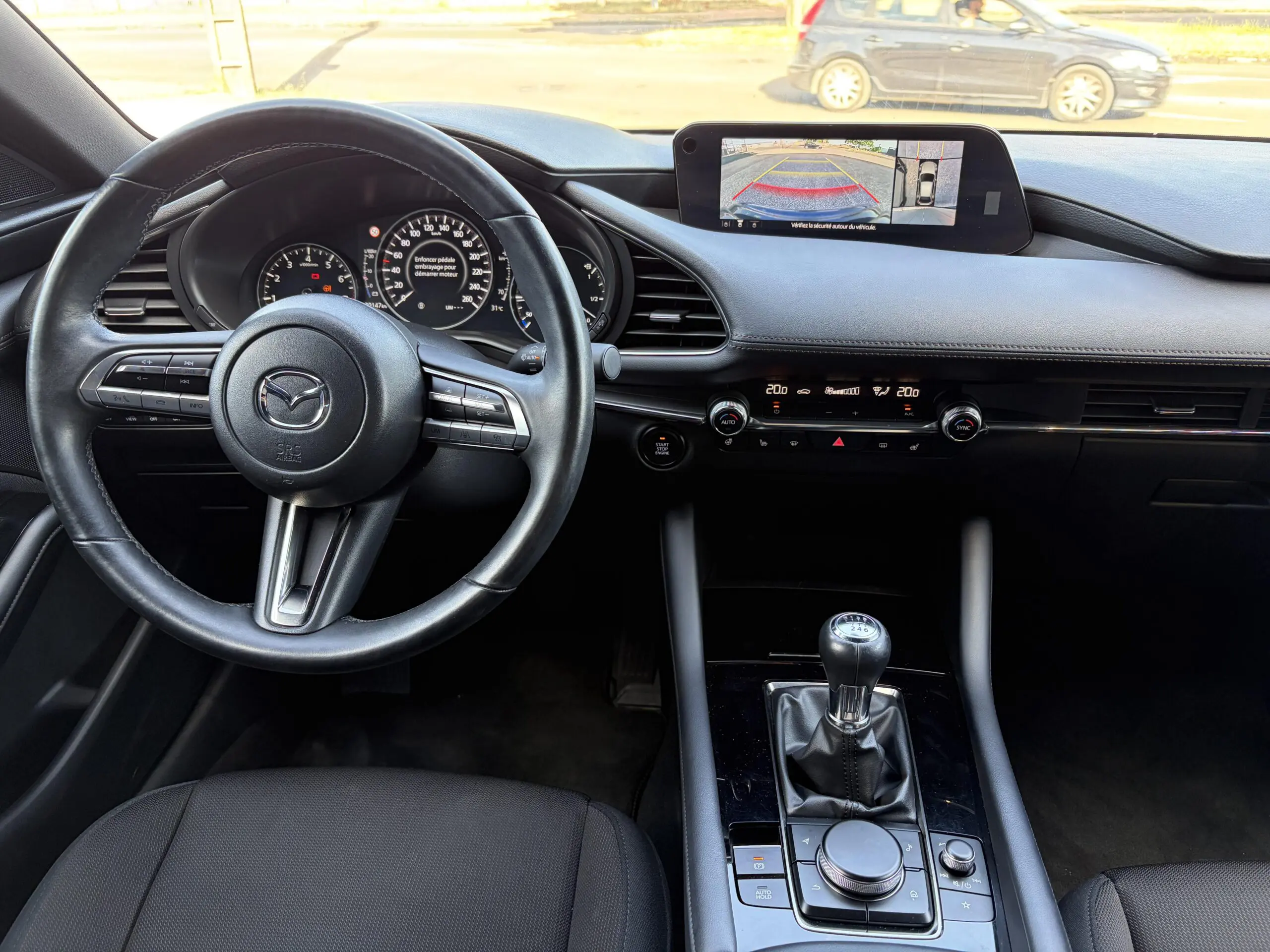 MAZDA_MAZDA3-5-PORTES-2020_PLANCHE-DE-BORD
