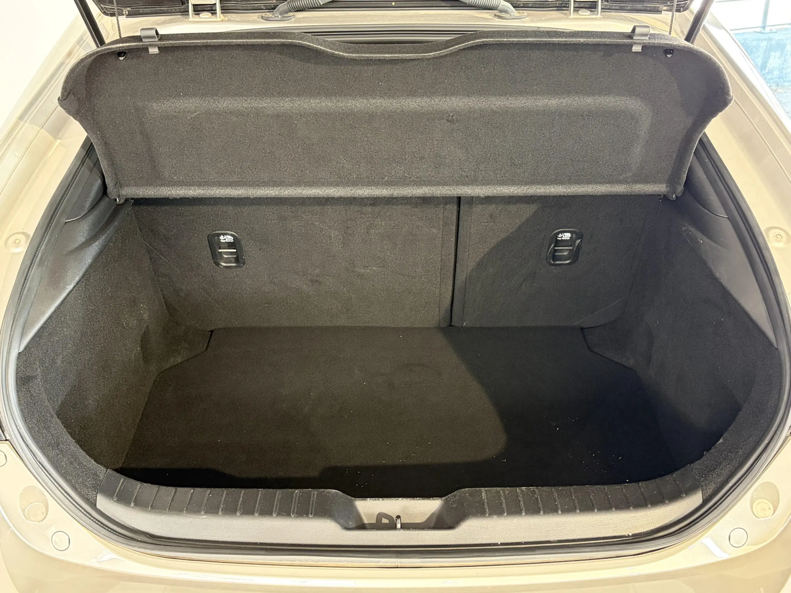 MAZDA_MAZDA3-5-PORTES-2024_COFFRE