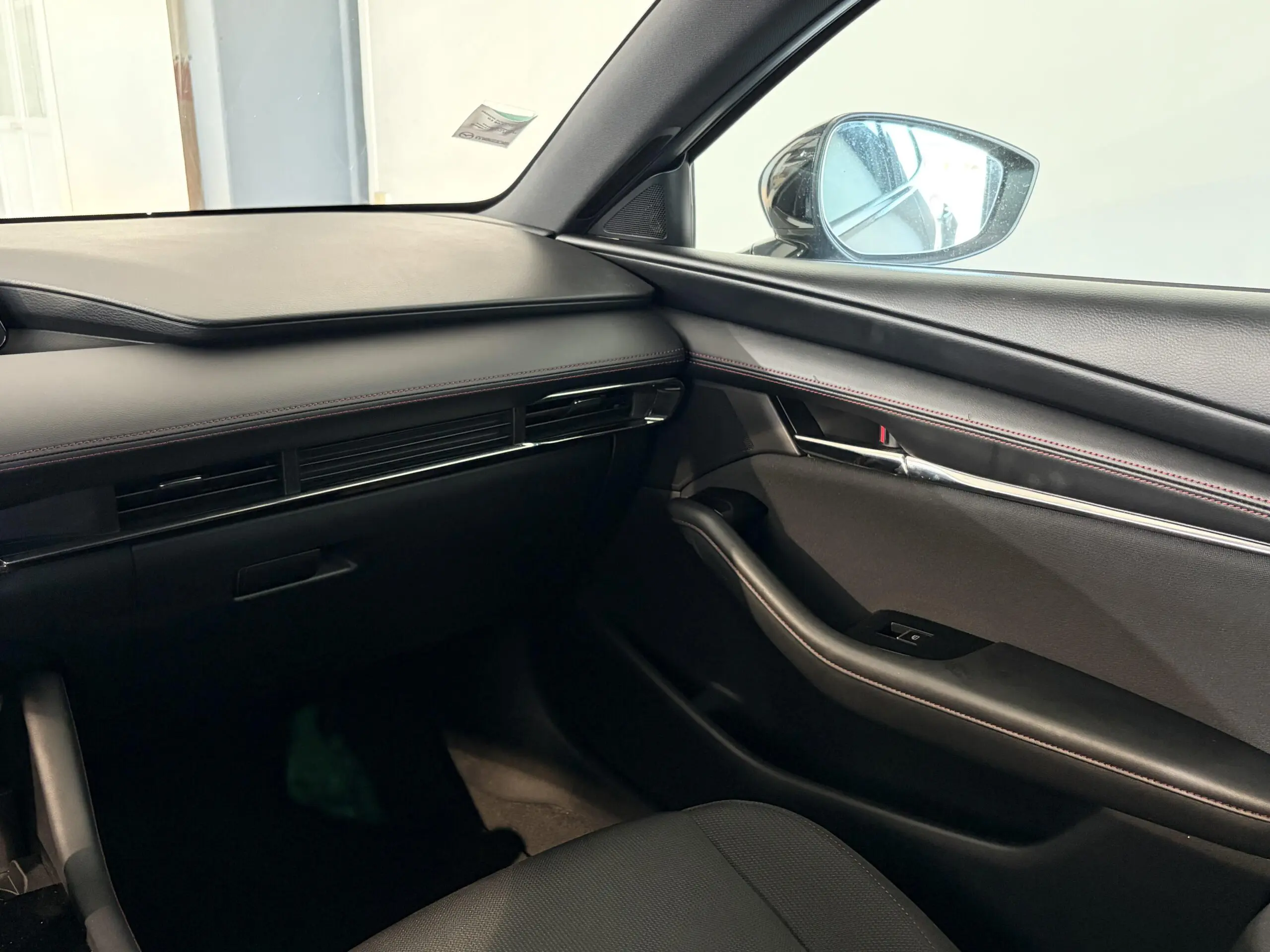 MAZDA_MAZDA3-5-PORTES-2024_PNEU-AVANT-DROIT