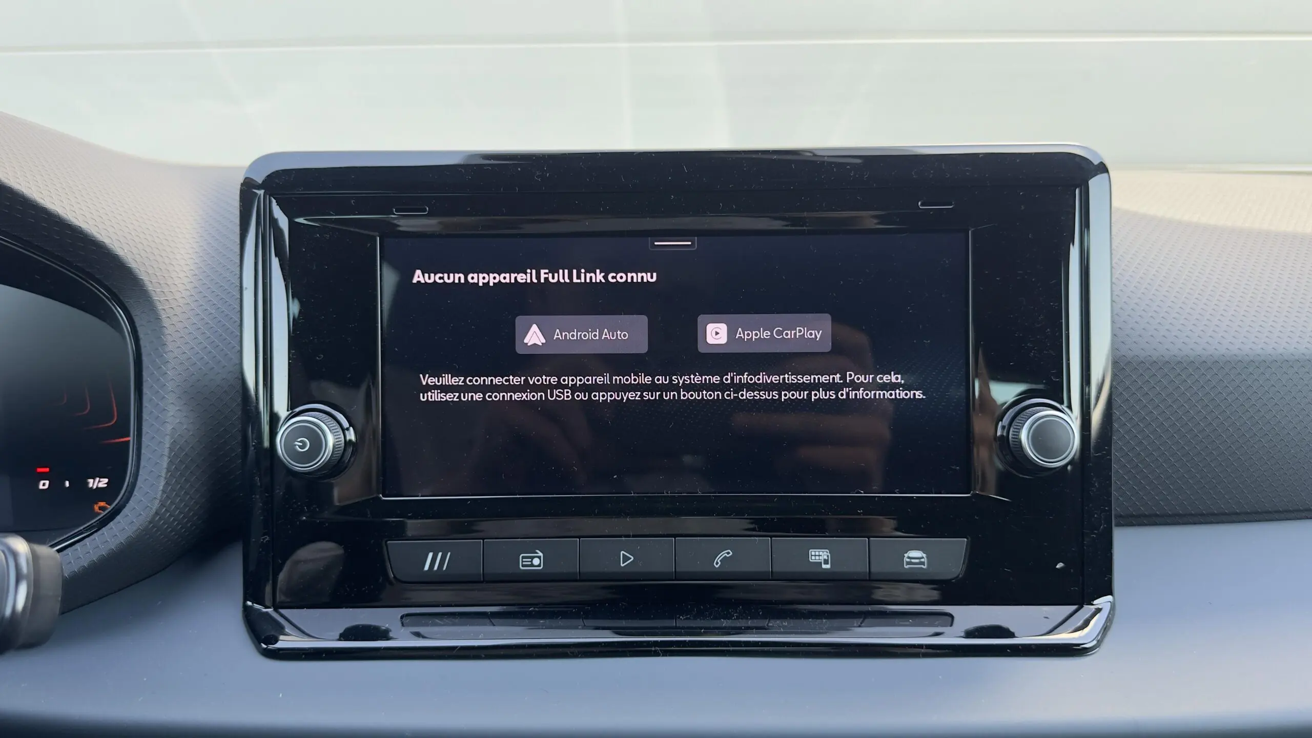 SEAT_ARONA_CONSOLE-CENTRALE-GPS