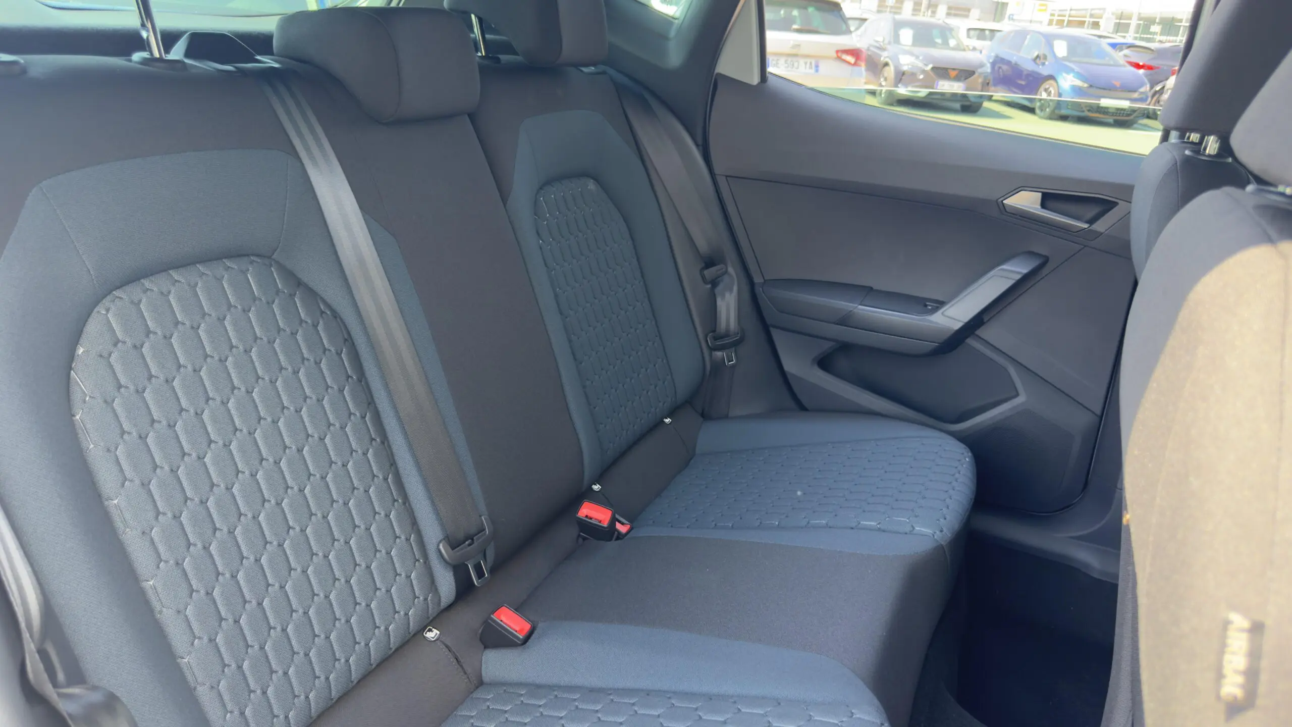 SEAT_ARONA_SIEGE-ARRIERE-GAUCHE