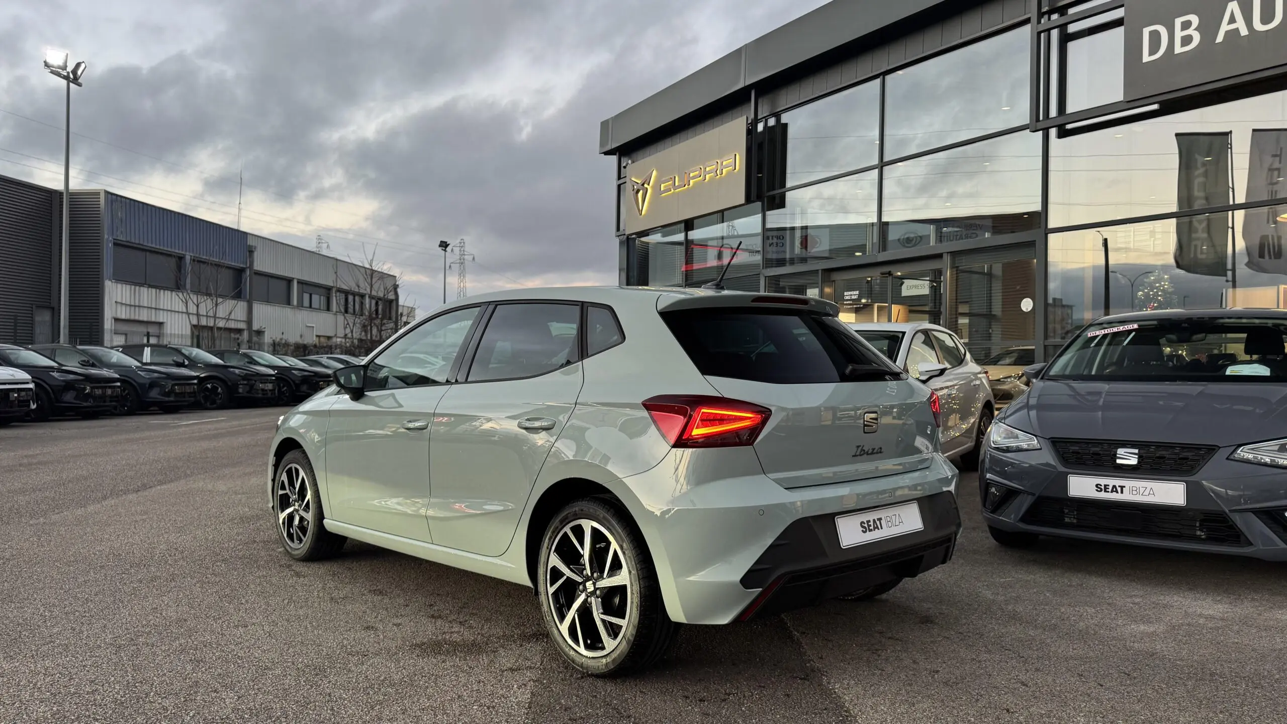 SEAT_IBIZA_34-ARRIERE-GAUCHE