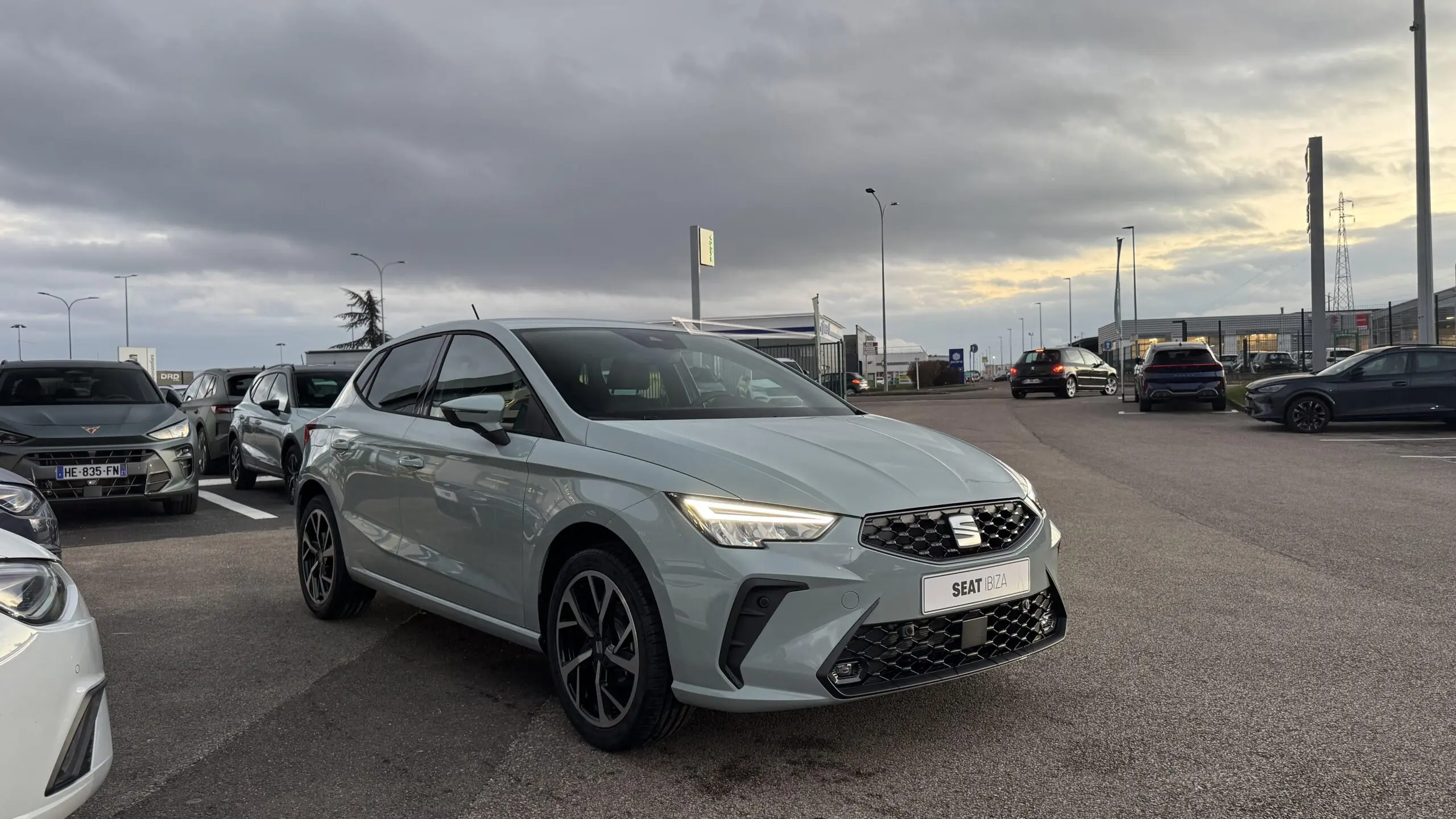 SEAT_IBIZA_34-AVANT-DROIT