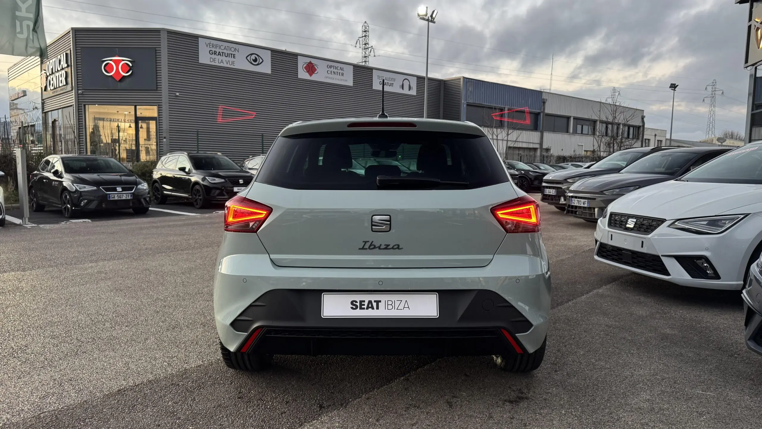 SEAT_IBIZA_FACE-ARRIERE