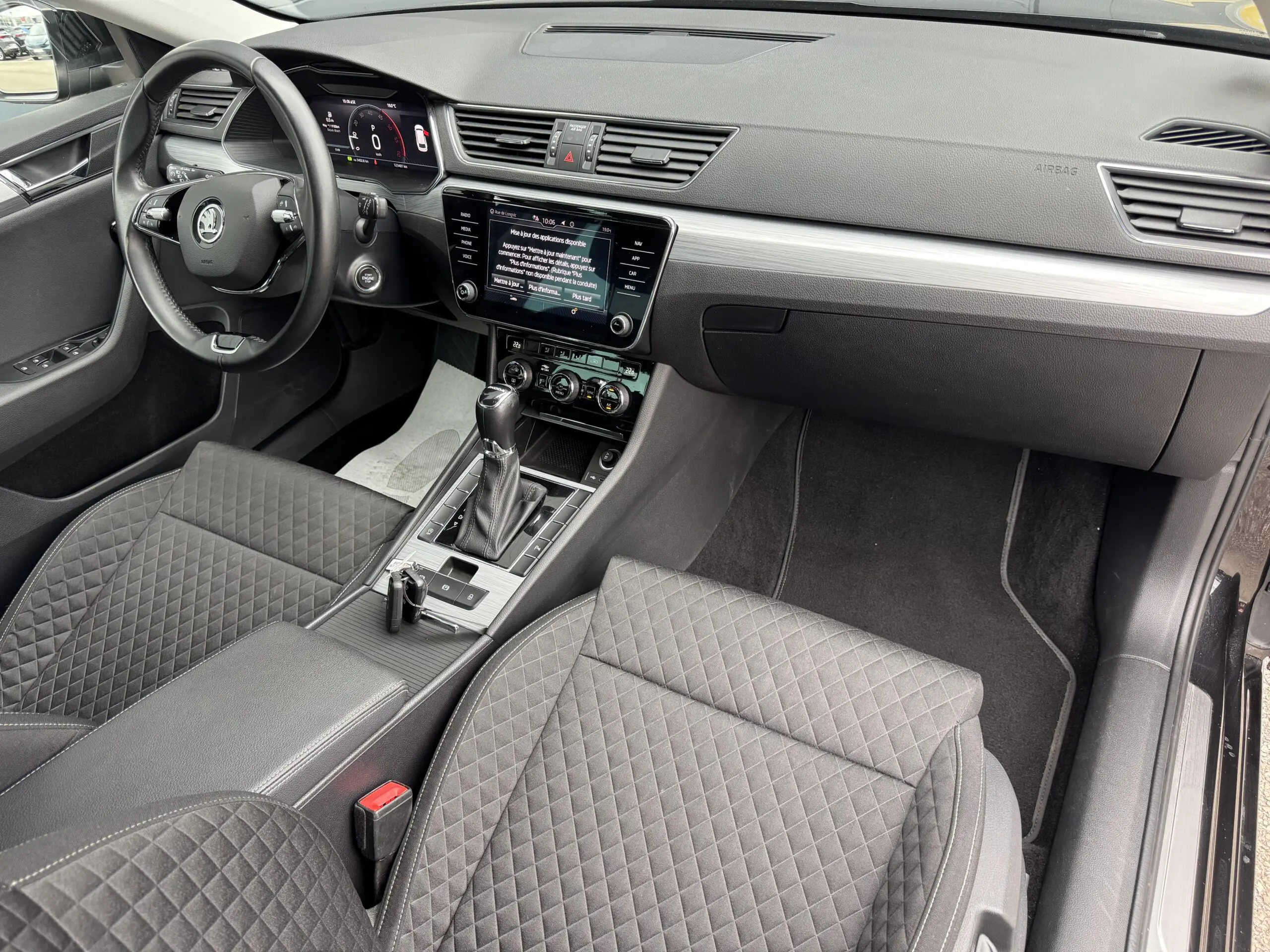 SKODA_SUPERB-COMBI