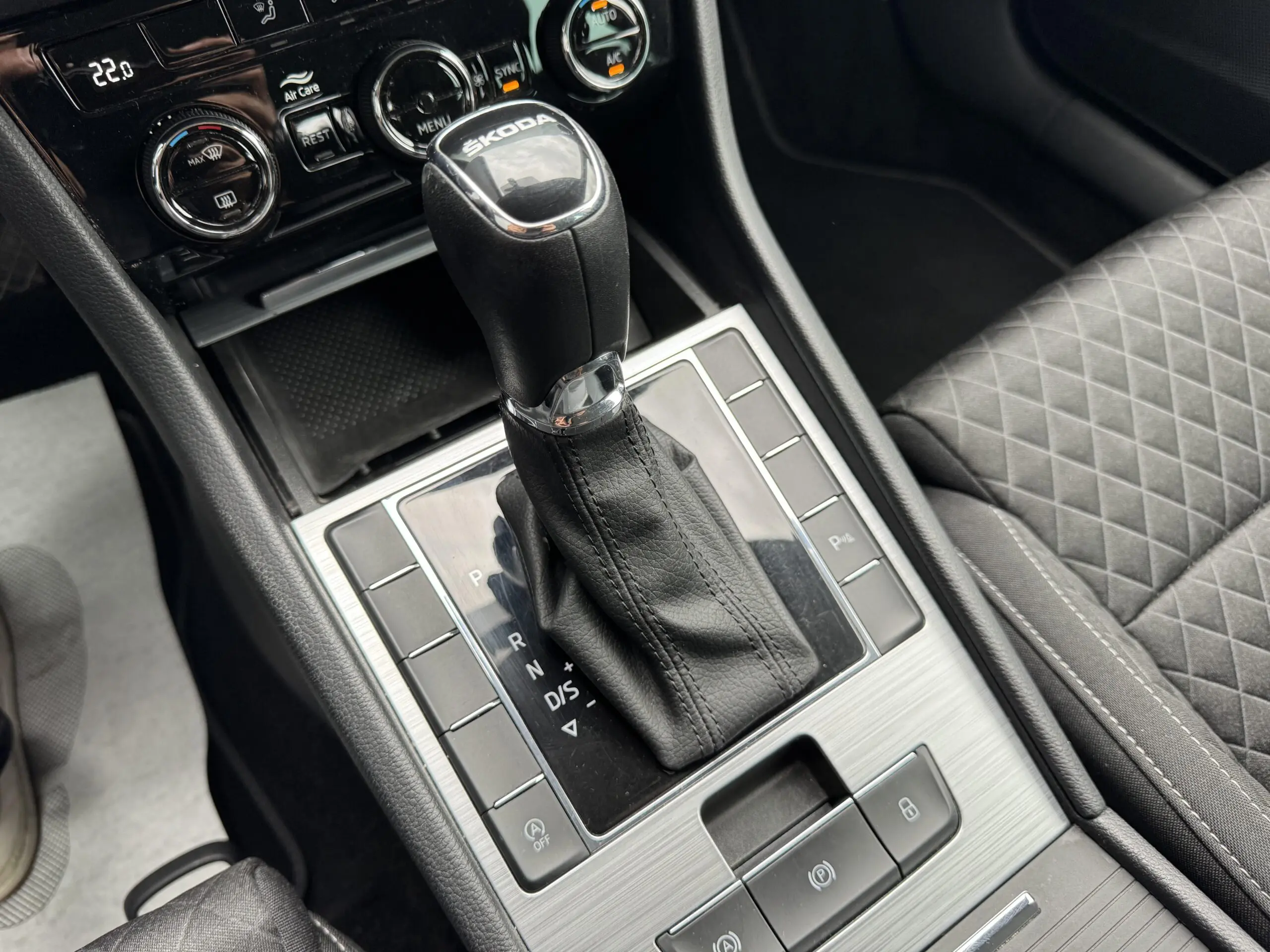 SKODA_SUPERB-COMBI