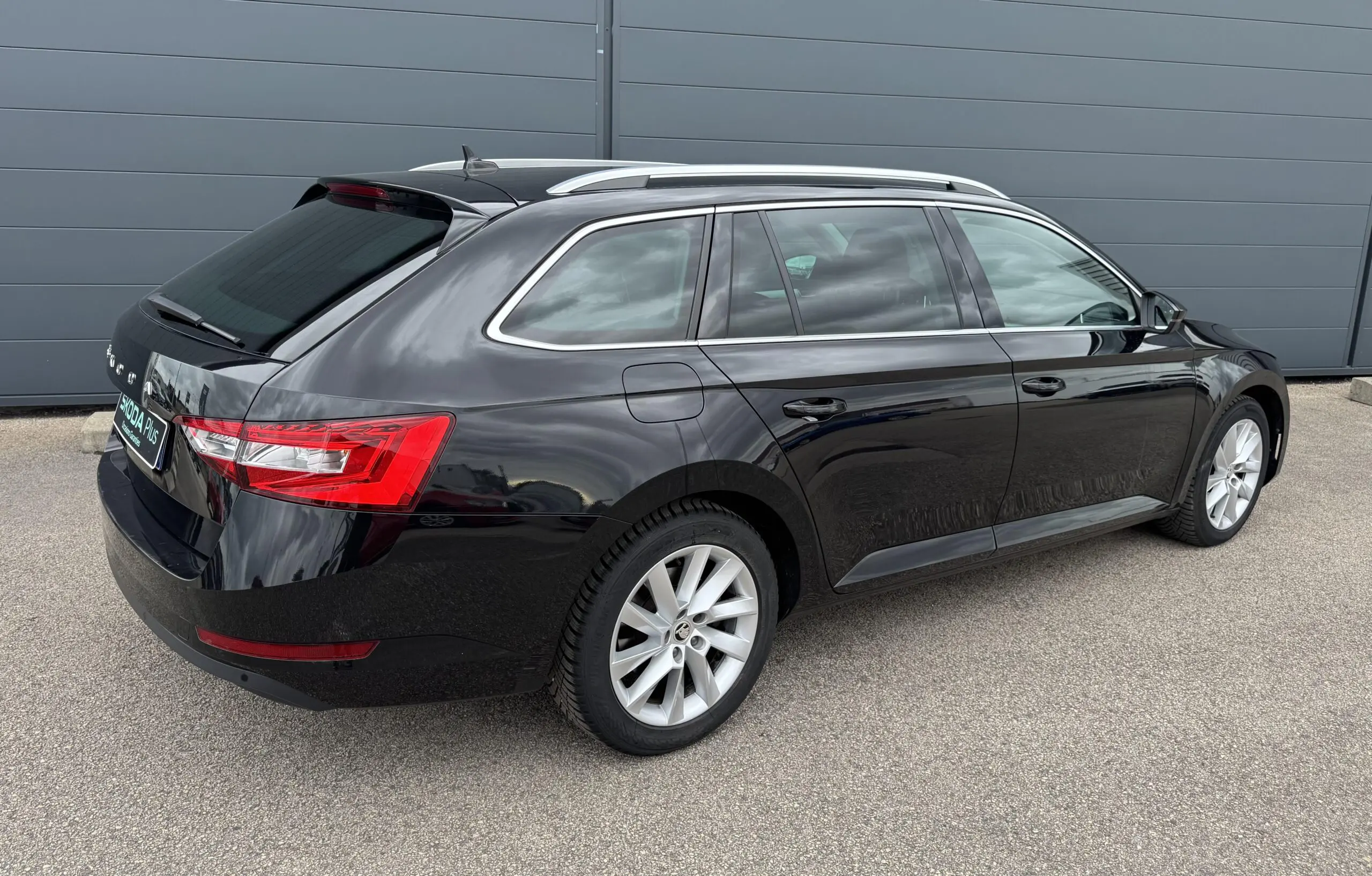 SKODA_SUPERB-COMBI