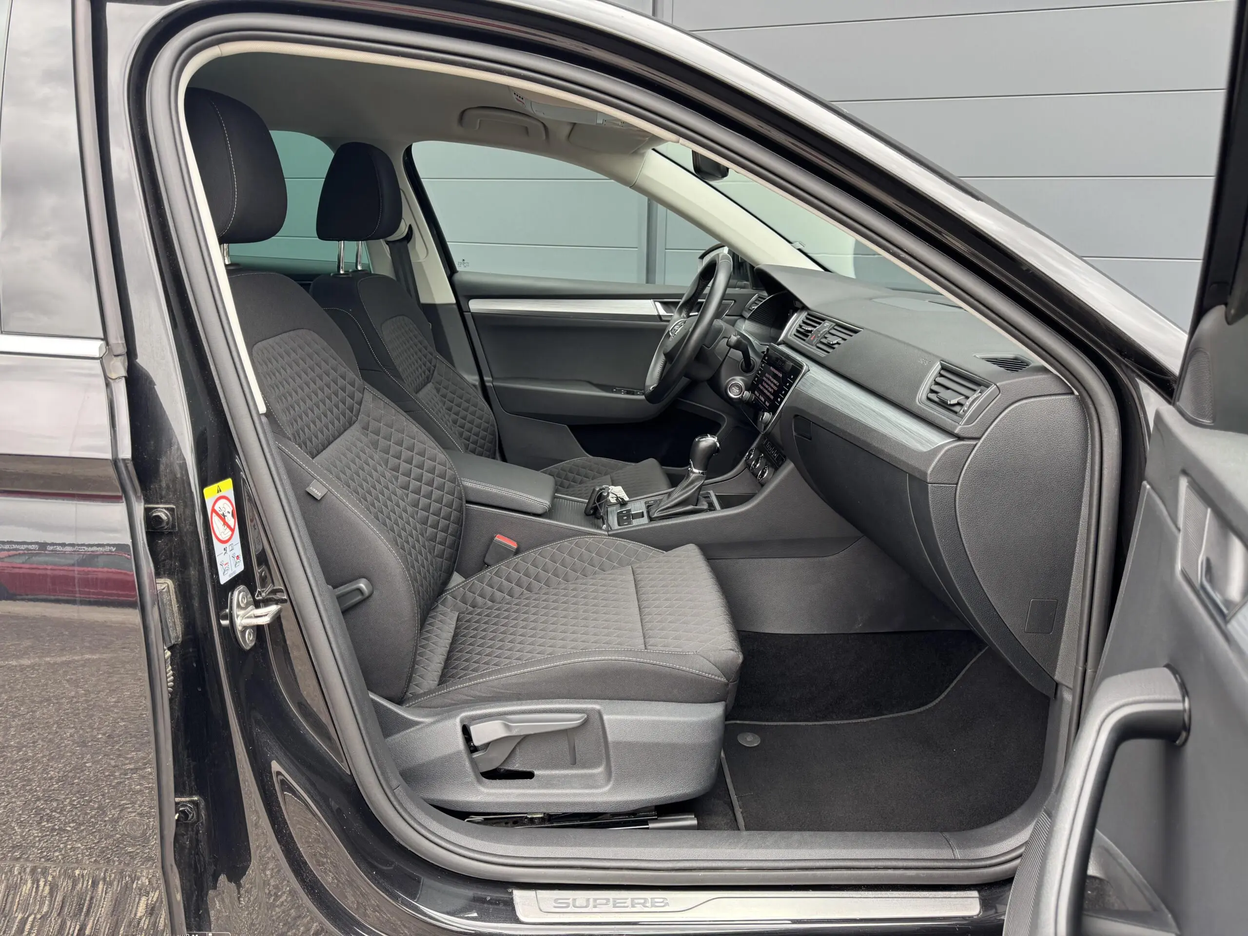 SKODA_SUPERB-COMBI
