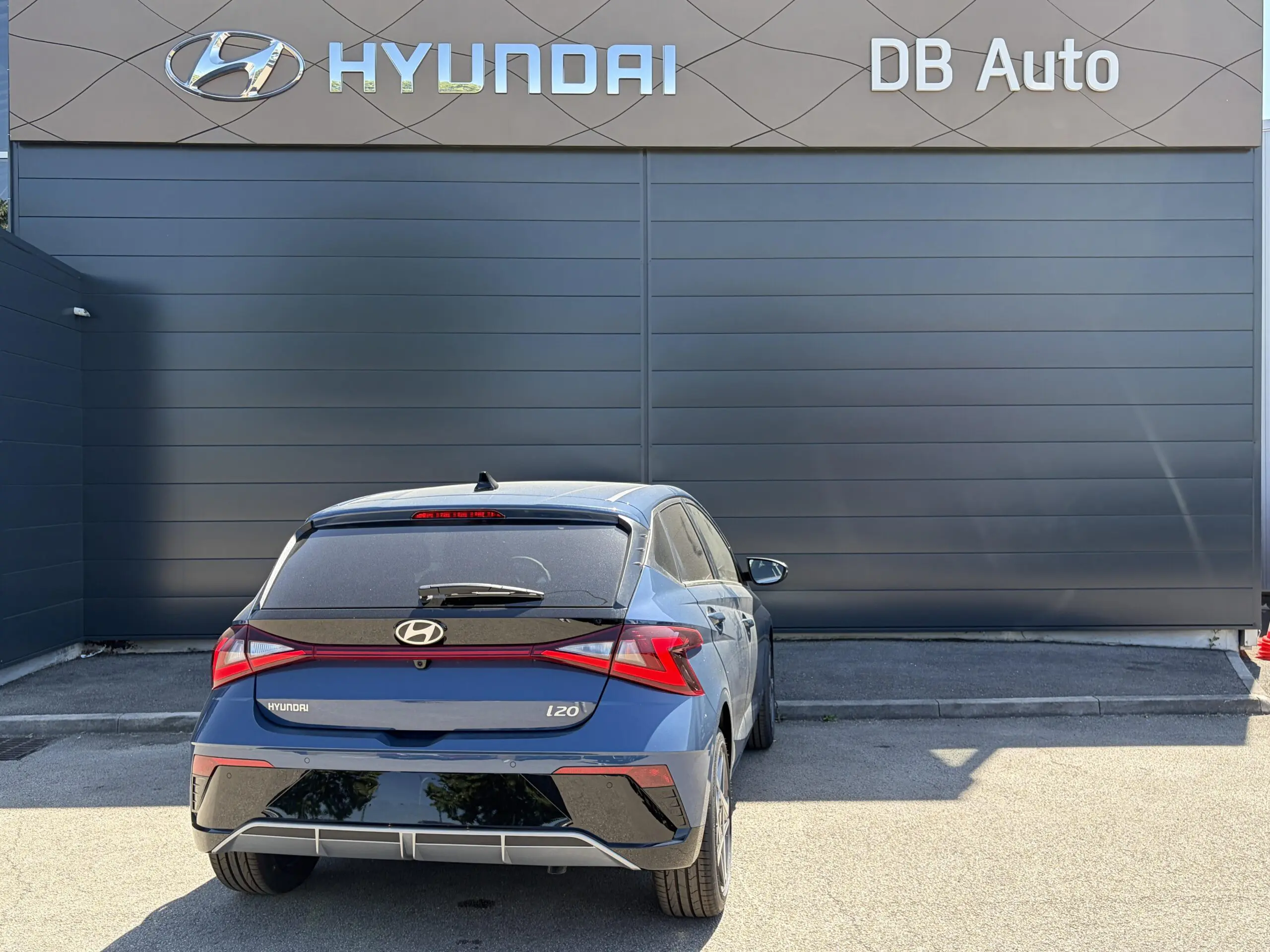 HYUNDAI_I20_34-ARRIERE-DROIT