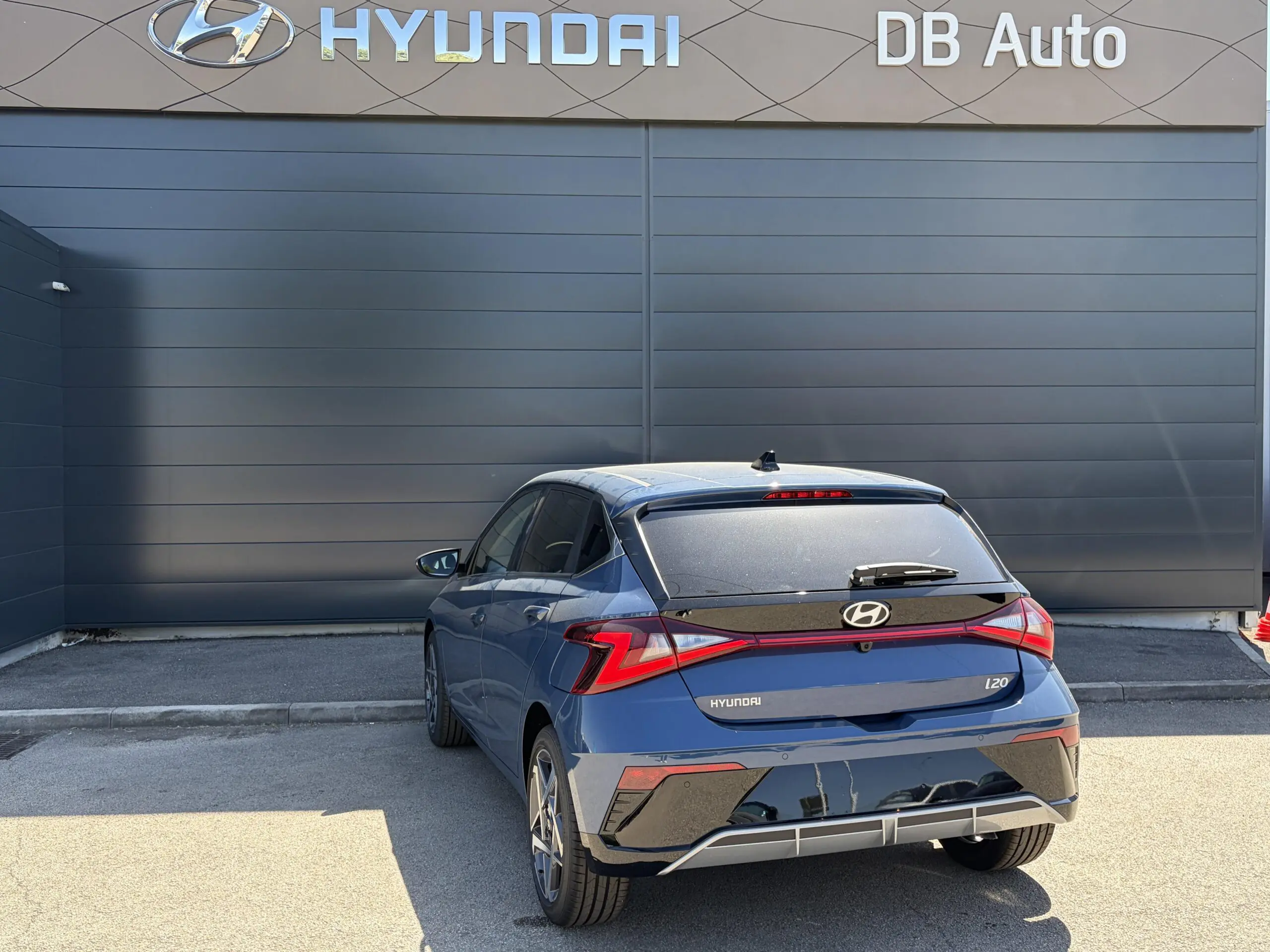 HYUNDAI_I20_34-ARRIERE-GAUCHE