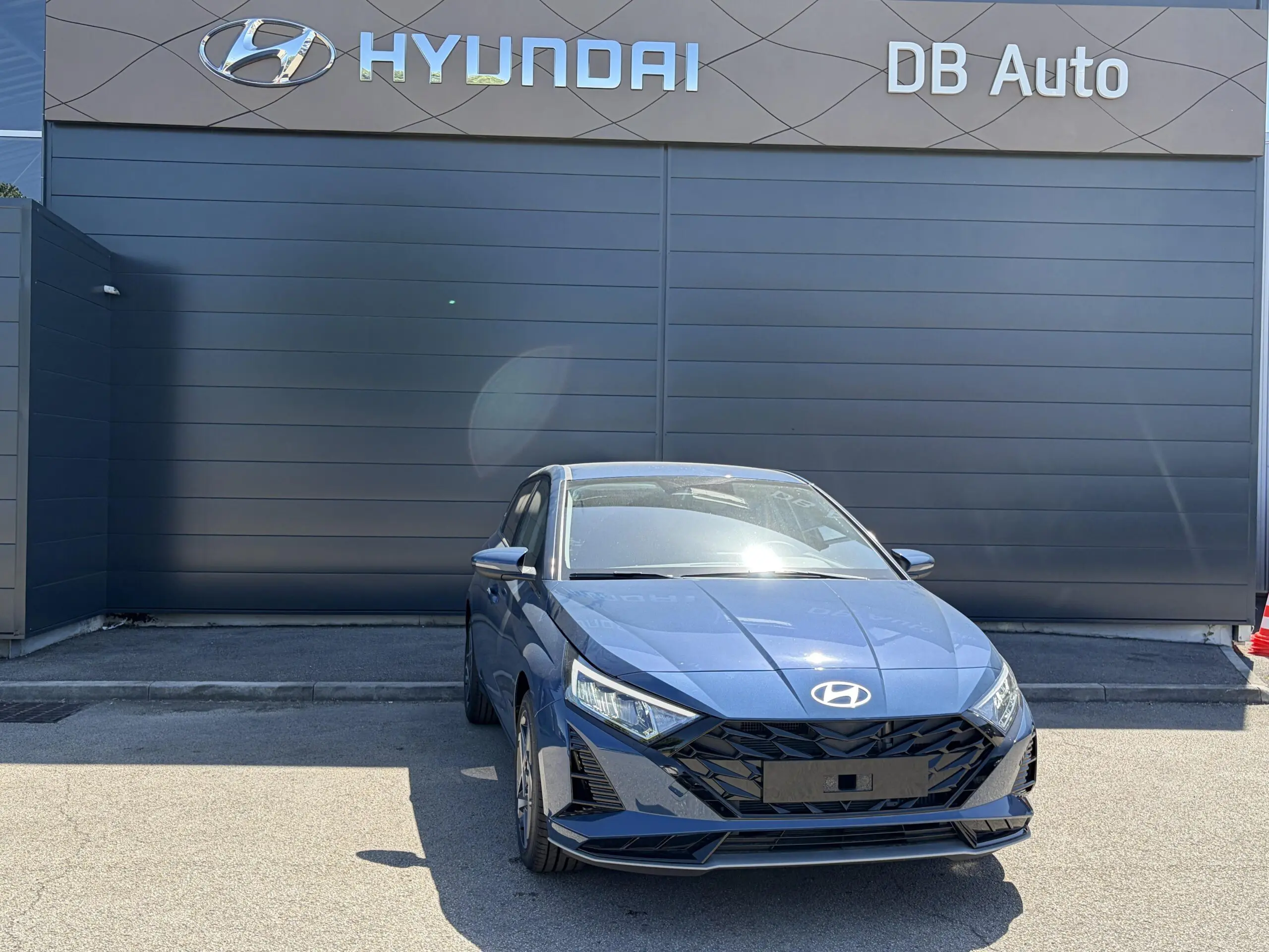 HYUNDAI_I20_34-AVANT-DROIT