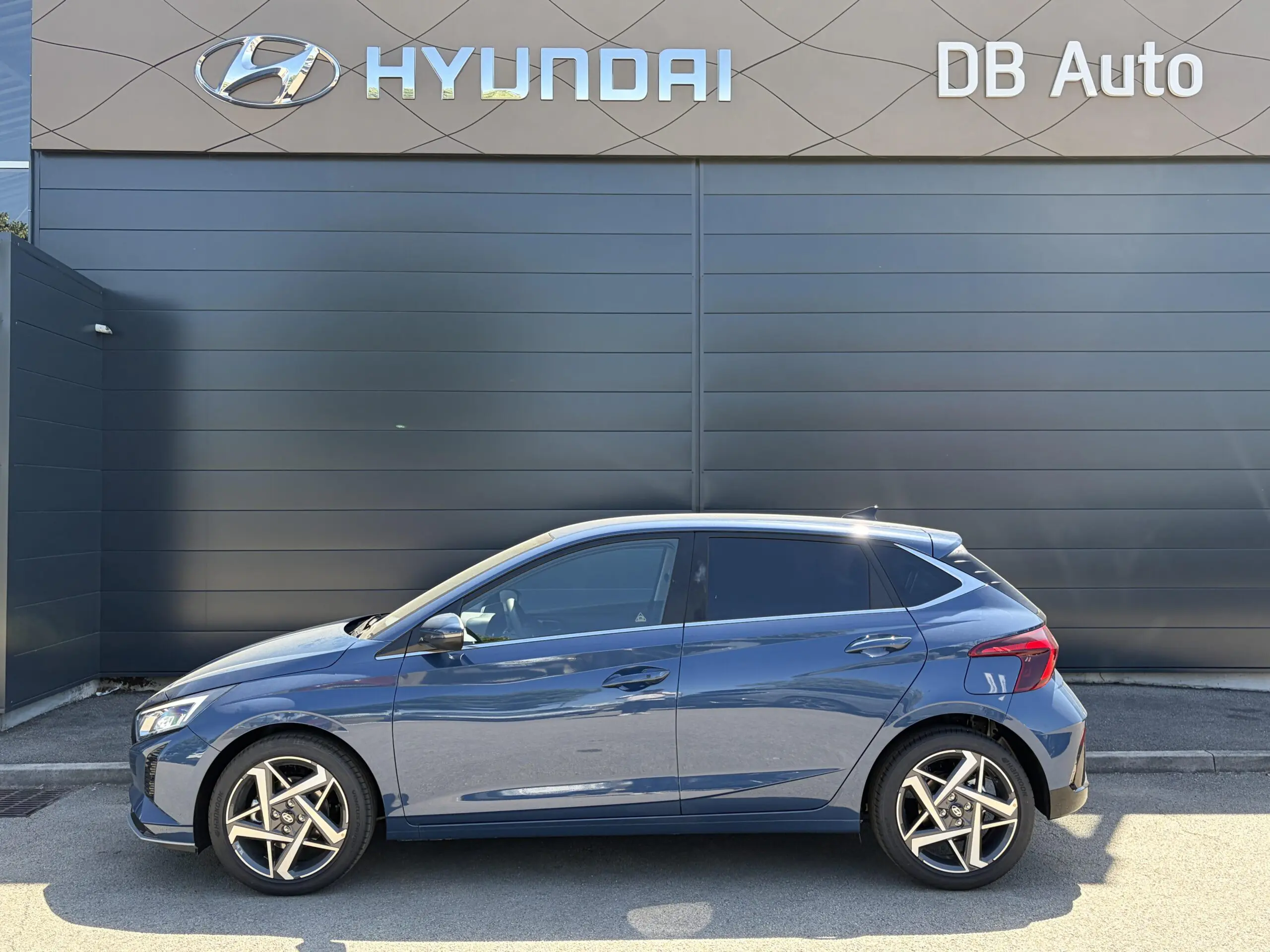 HYUNDAI_I20_PROFIL-GAUCHE