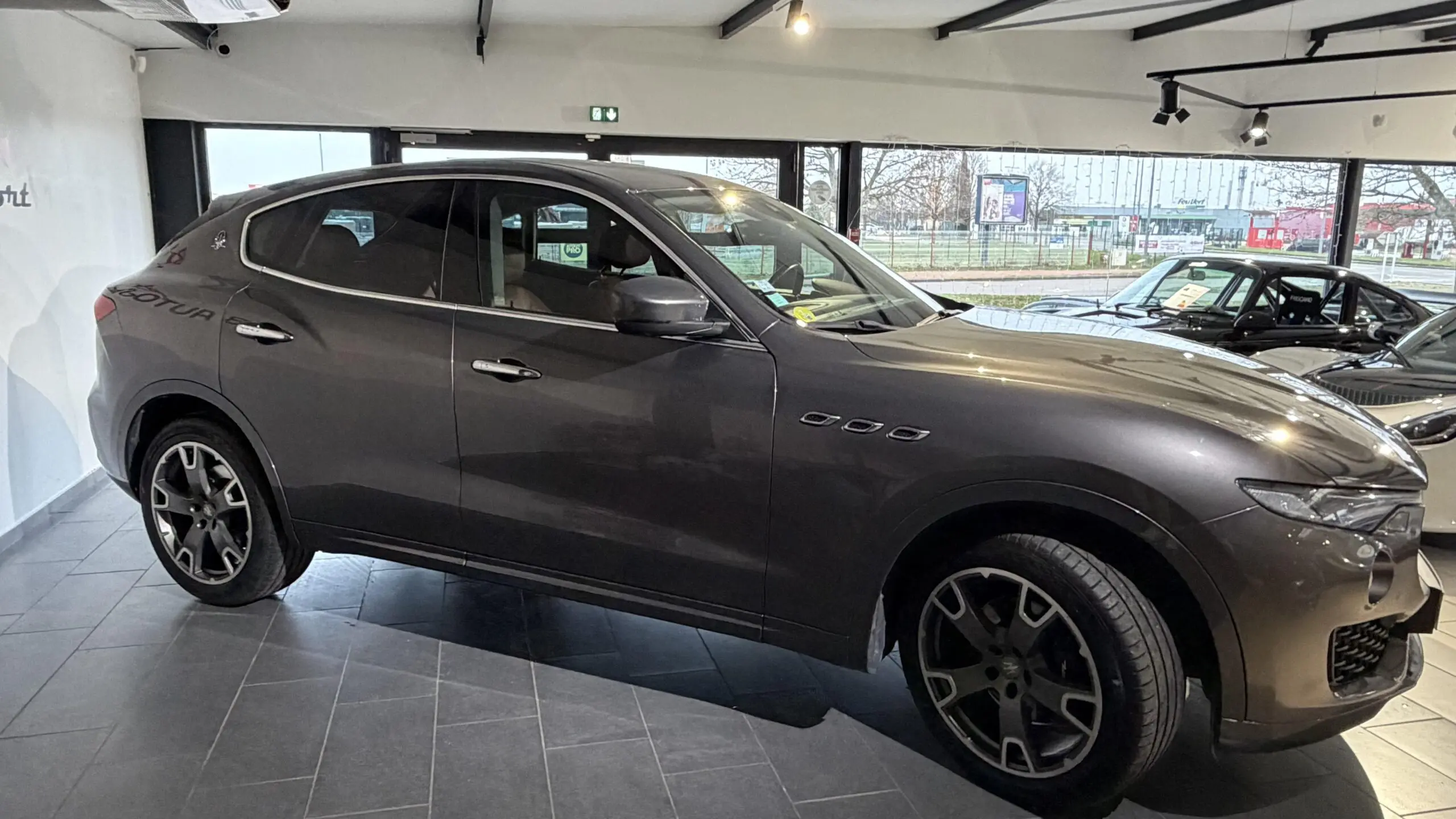 MASERATI_LEVANTE_34-ARRIERE-DROIT