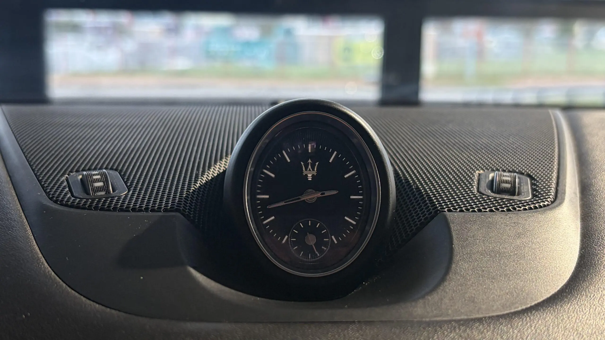 MASERATI_LEVANTE_CONSOLE-CENTRALE-GPS