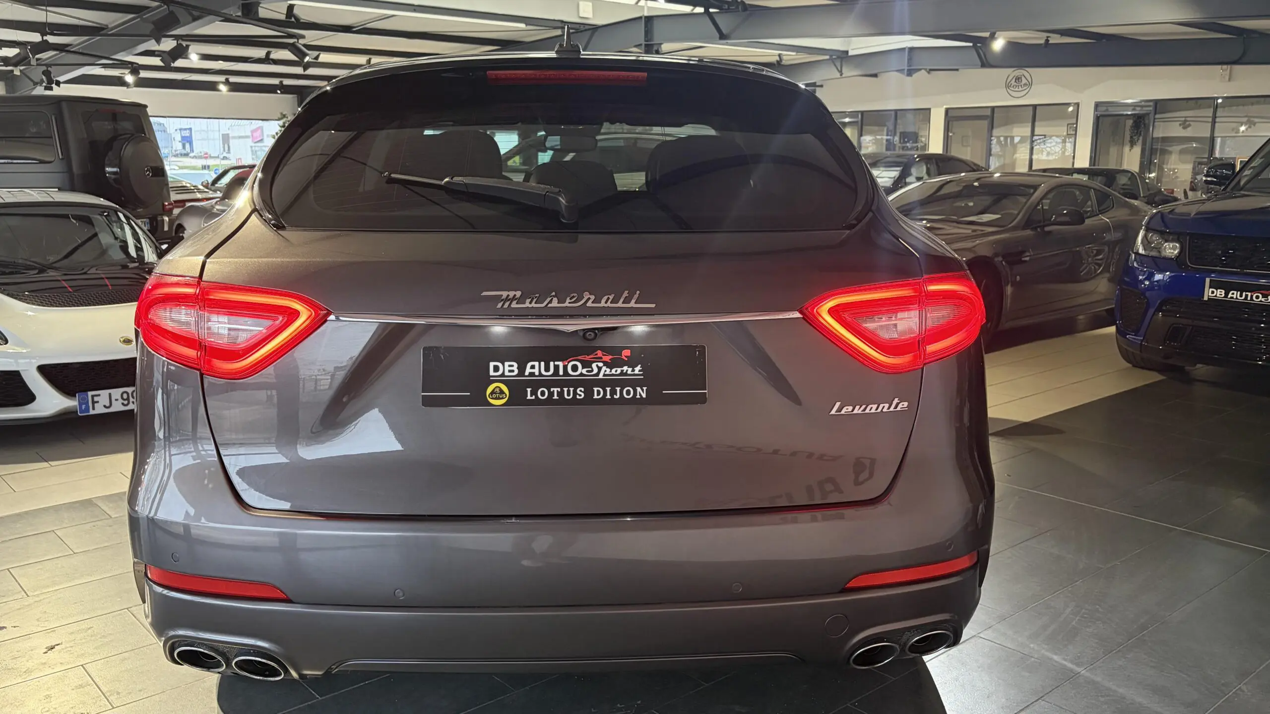 MASERATI_LEVANTE_FACE-ARRIERE
