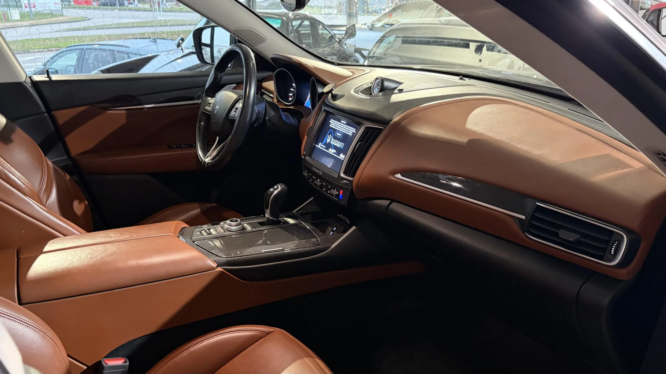 MASERATI_LEVANTE_INTERIEUR-PASSAGER