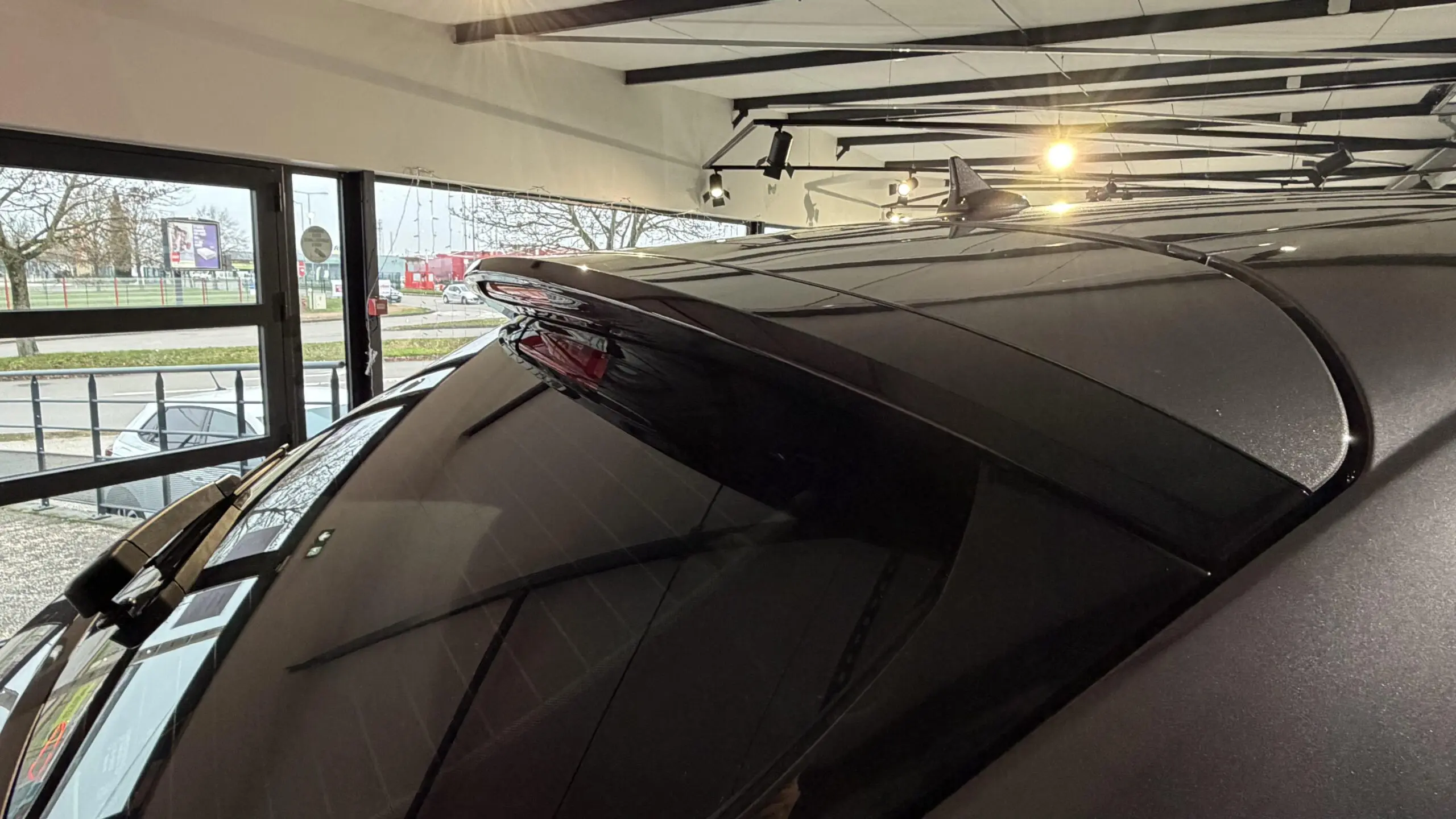 MASERATI_LEVANTE_PANNEAU-DE-PORTE-AVANT-DROIT