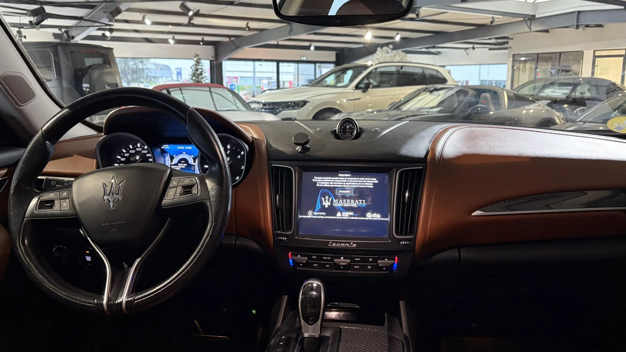 MASERATI_LEVANTE_PLANCHE-DE-BORD
