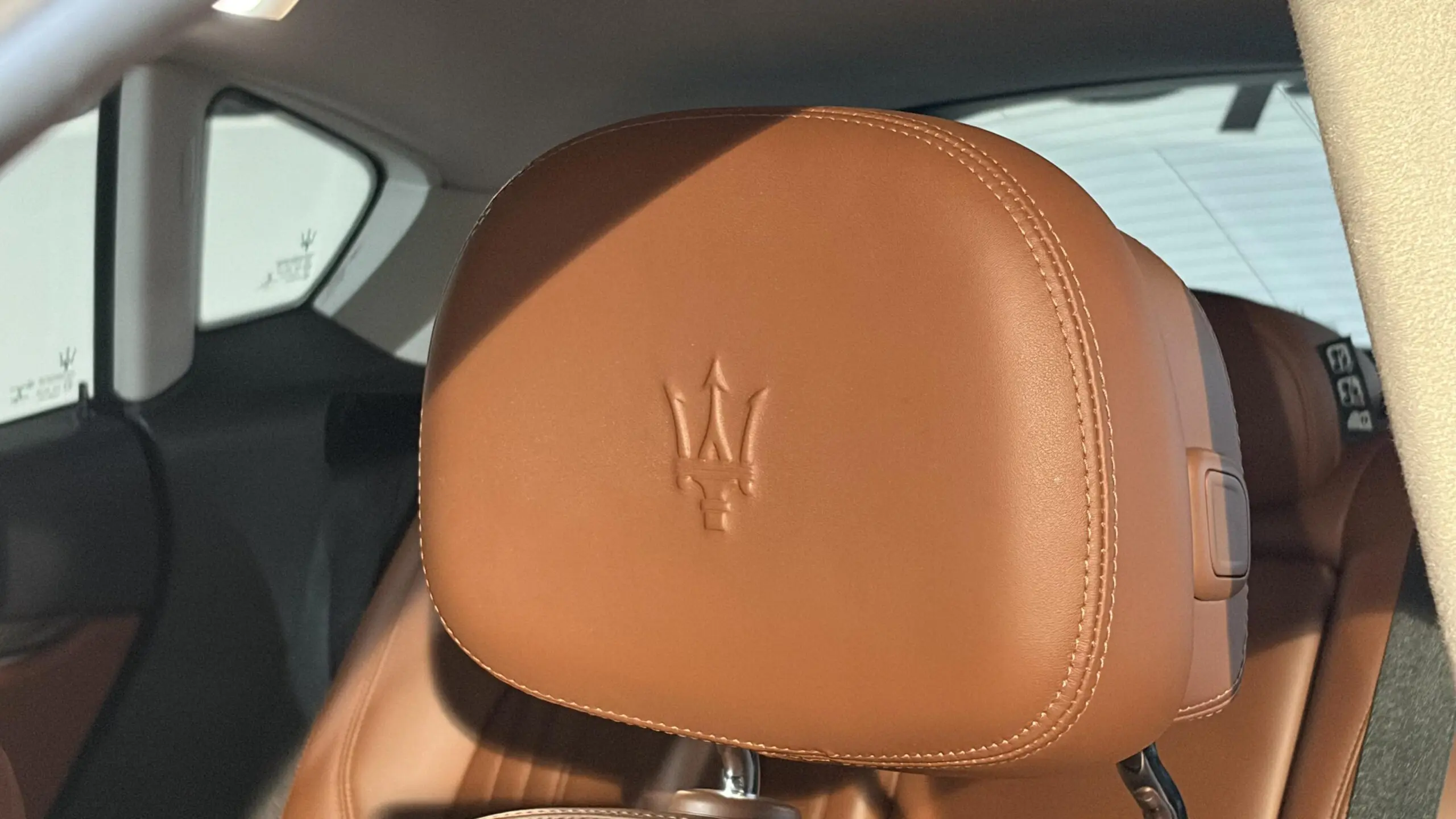 MASERATI_LEVANTE_PNEU-ARRIERE-GAUCHE